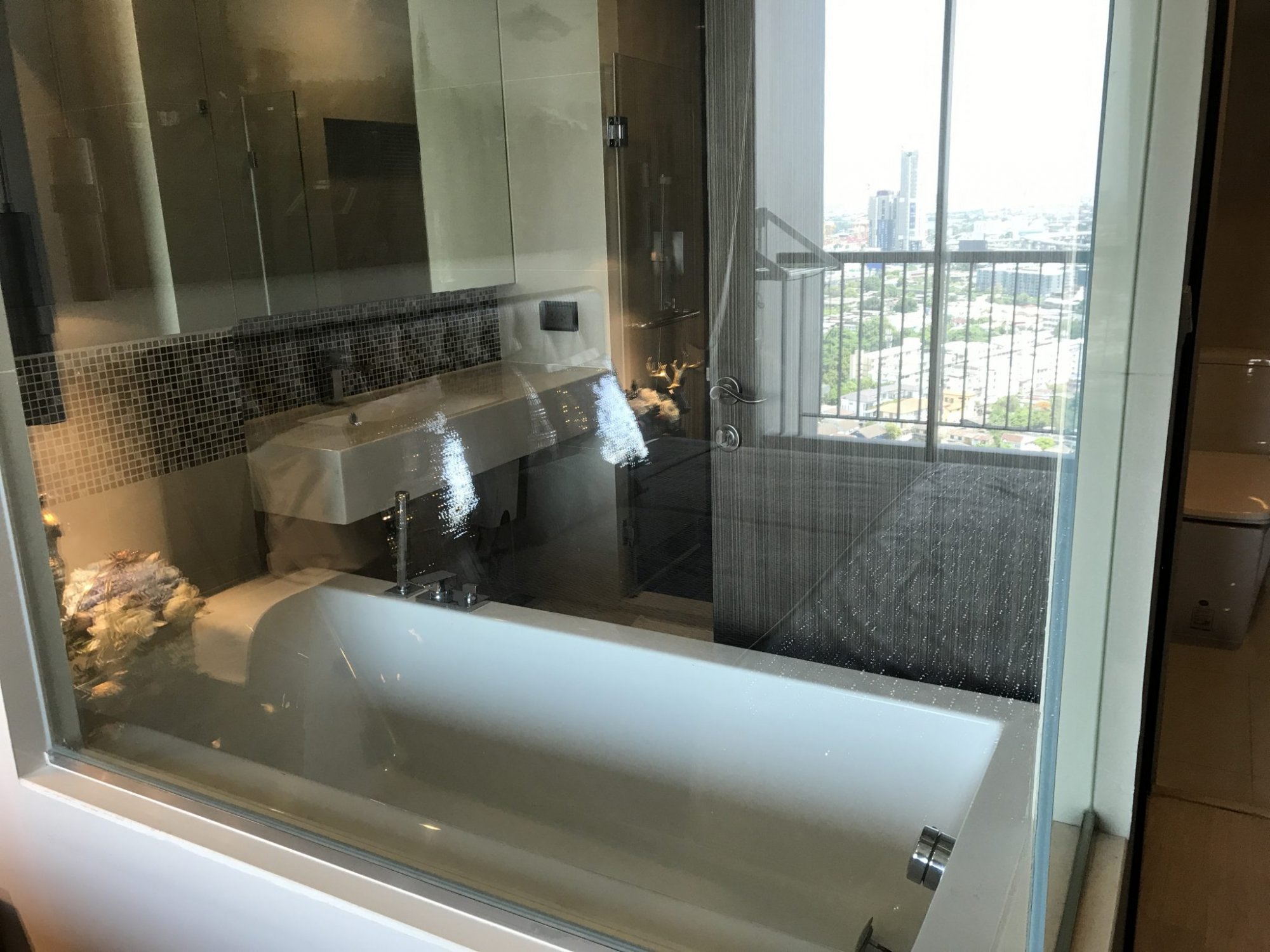 ปล่อยเช่า! Rhythm Sukhumvit 44/1 ในราคาเพียง 38,000บาท/เดือน 1 ห้องนอน ขนาด 45ตรม. ชั้นสูง++ วิวสวย ใกล้ BTS พระโขนง เฟอร์นิเจอร์ครบพร้อมเข้าอยู่ PROP000481