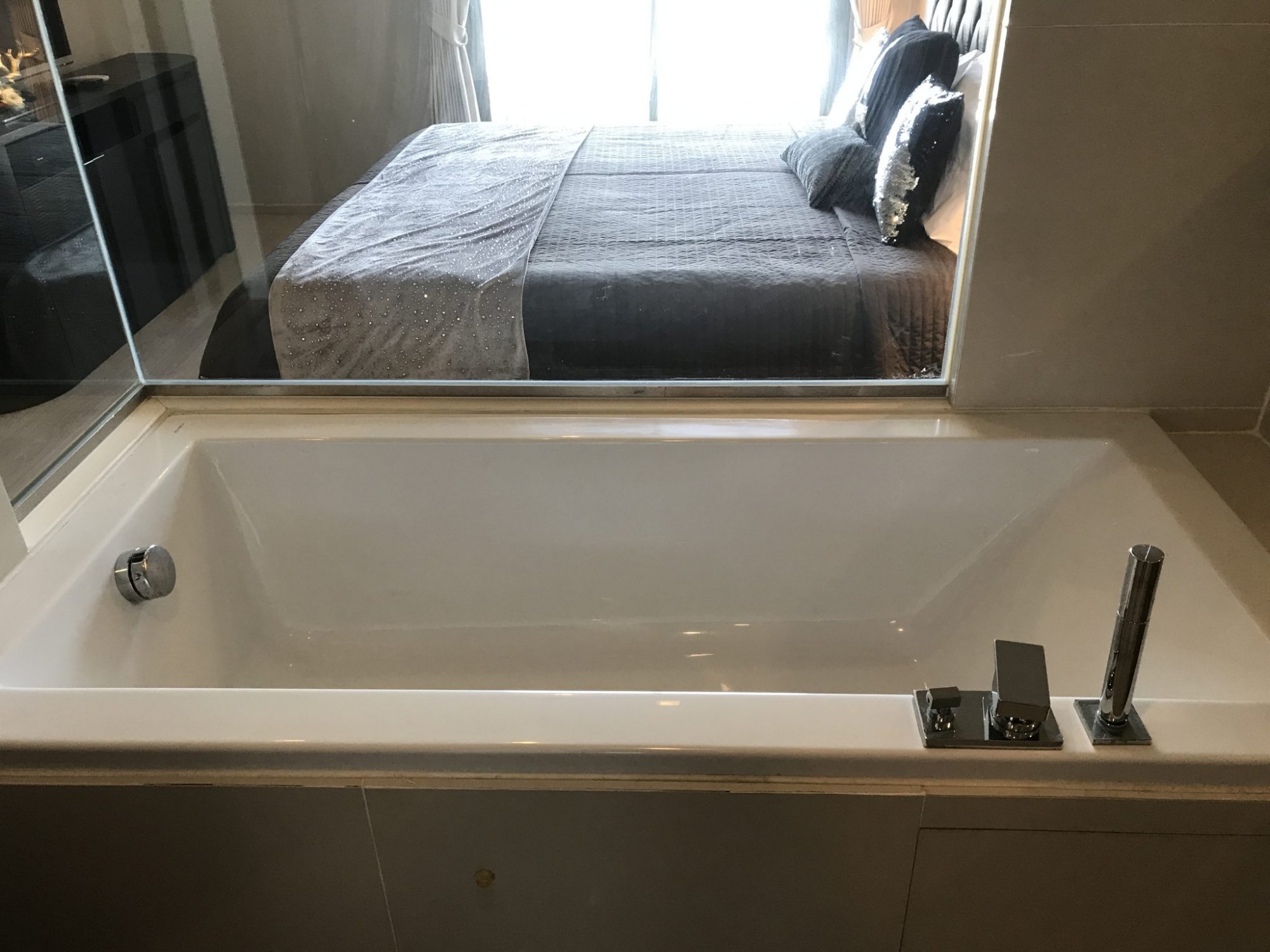 For rent at Rhythm Sukhumvit 44/1 27,000THB/month 1 Bedroom 1 Bathroom Fully furnished PROP000481
