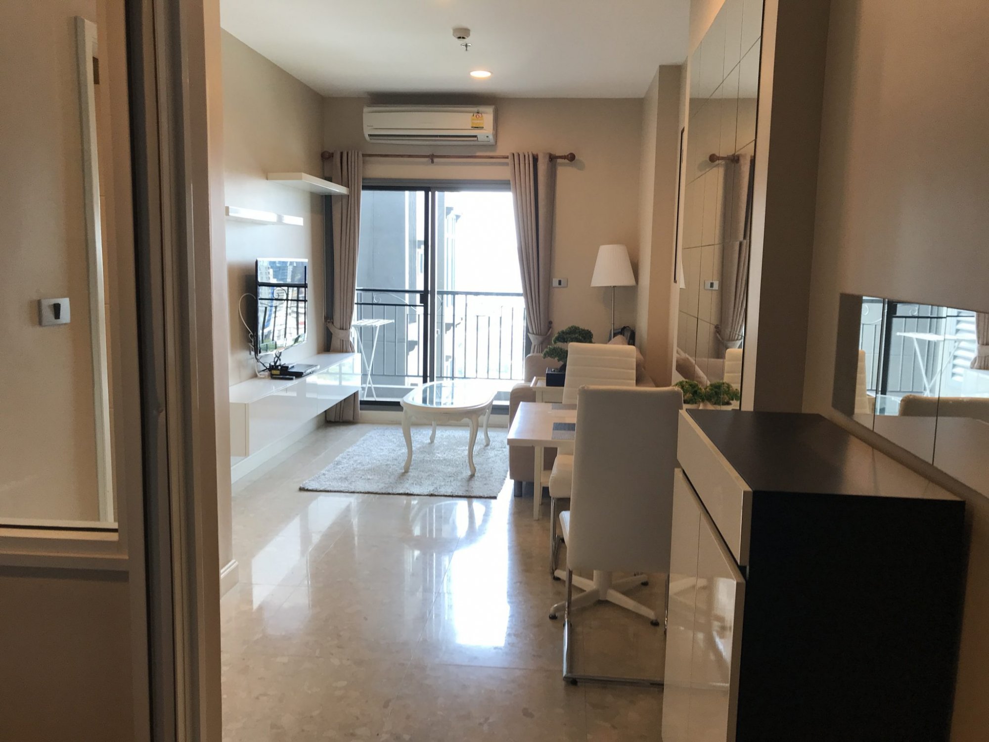 The Crest Sukhumvit 34 ปล่อยเช่าคอนโด ห้องกว้าง ราคาพิเศษเพียง 40,000บาท/เดือน 1 ห้องนอน 1 ห้องน้ำ 46ตรม. ใกล้ BTS ทองหล่อ เฟอร์นิเจอร์ครบพร้อมเข้าอยู่