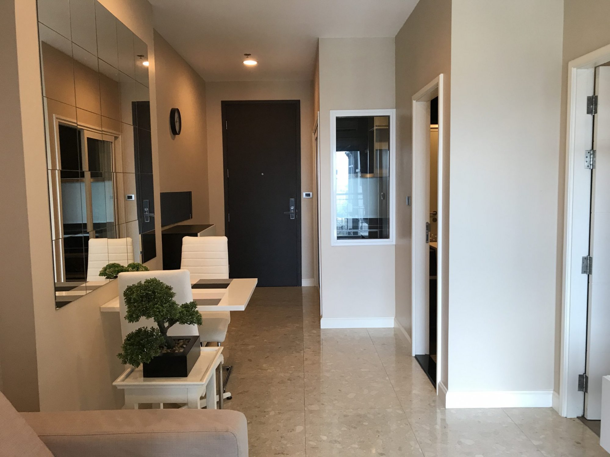 The Crest Sukhumvit 34 ปล่อยเช่าคอนโด ห้องกว้าง ราคาพิเศษเพียง 40,000บาท/เดือน 1 ห้องนอน 1 ห้องน้ำ 46ตรม. ใกล้ BTS ทองหล่อ เฟอร์นิเจอร์ครบพร้อมเข้าอยู่