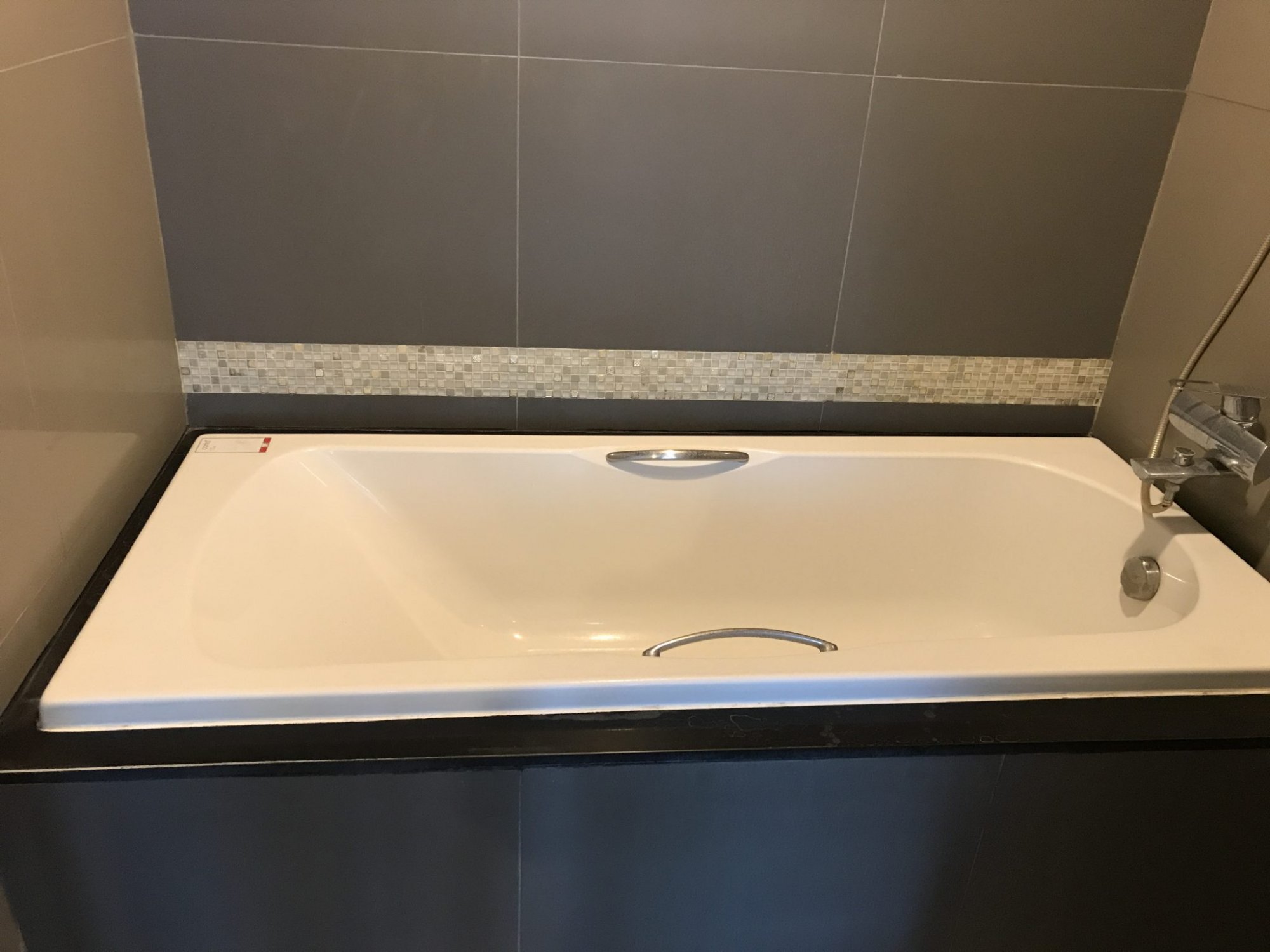 The Crest Sukhumvit 34 ปล่อยเช่าคอนโด ห้องกว้าง ราคาพิเศษเพียง 40,000บาท/เดือน 1 ห้องนอน 1 ห้องน้ำ 46ตรม. ใกล้ BTS ทองหล่อ เฟอร์นิเจอร์ครบพร้อมเข้าอยู่