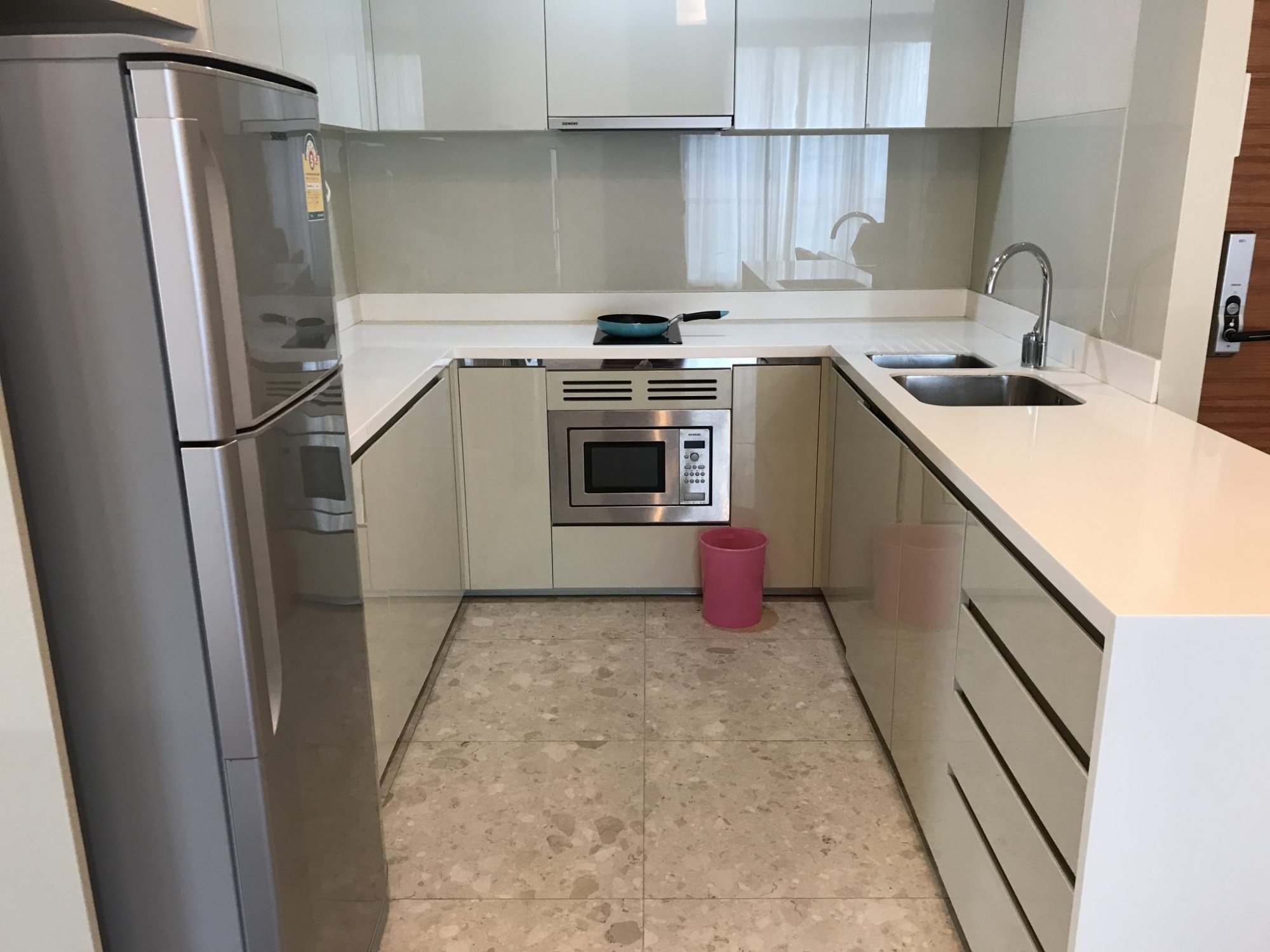 ปล่อยเช่า! The Address Sukhumvit 28 ในราคาเพียง 65,000บาท/เดือน 2 ห้องนอนขนาดใหญ่  74 ตรม. ใกล้ BTS พร้อมพงษ์ เฟอร์นิเจอร์ครบพร้อมเข้าอยู่