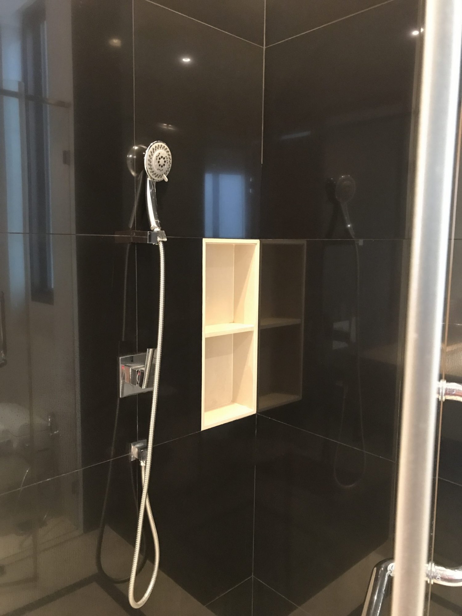 ปล่อยเช่า! The Address Sukhumvit 28 ในราคาเพียง 65,000บาท/เดือน 2 ห้องนอนขนาดใหญ่  74 ตรม. ใกล้ BTS พร้อมพงษ์ เฟอร์นิเจอร์ครบพร้อมเข้าอยู่