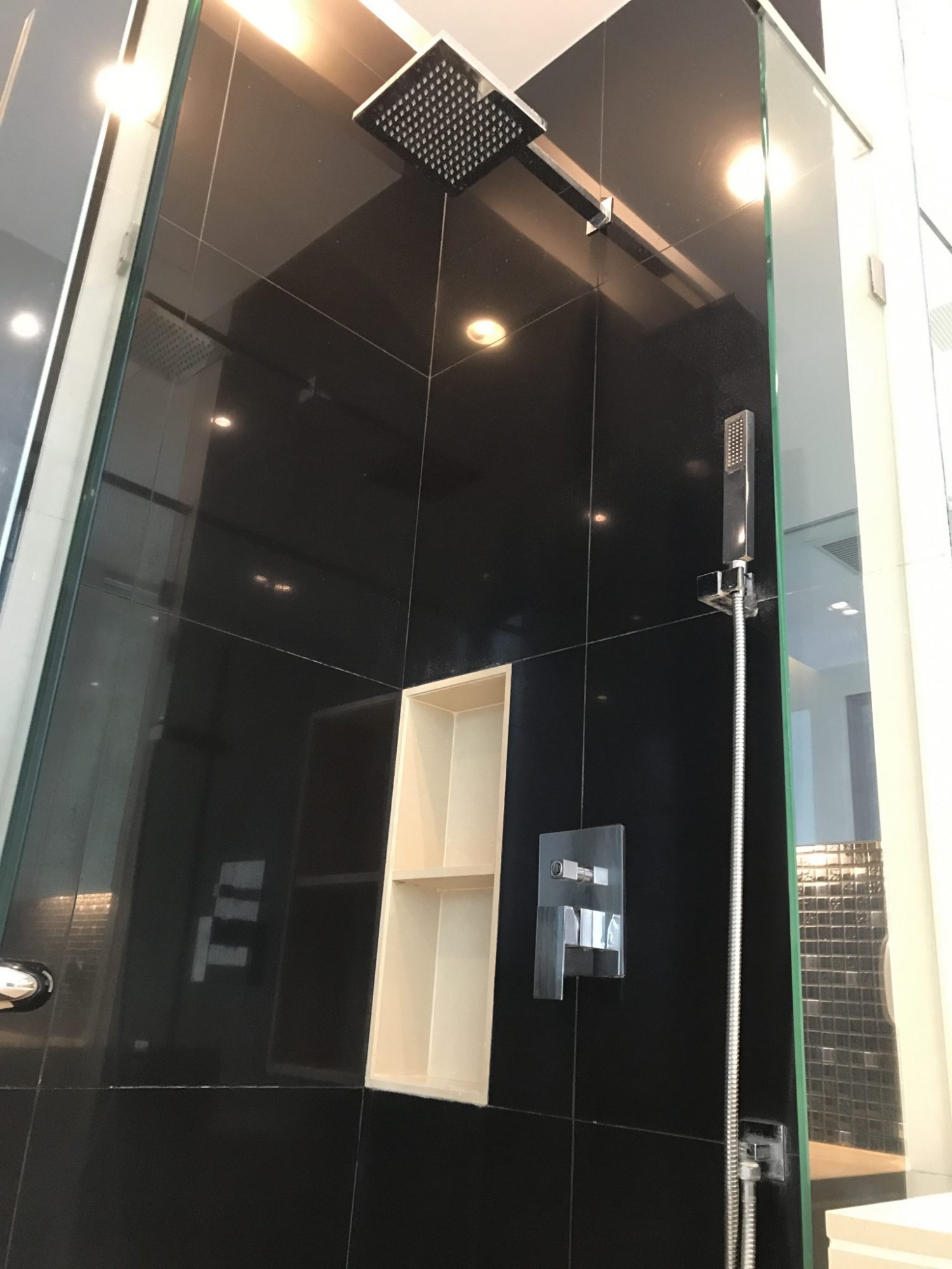 ปล่อยเช่า! The Address Sukhumvit 28 ในราคาเพียง 65,000บาท/เดือน 2 ห้องนอนขนาดใหญ่  74 ตรม. ใกล้ BTS พร้อมพงษ์ เฟอร์นิเจอร์ครบพร้อมเข้าอยู่