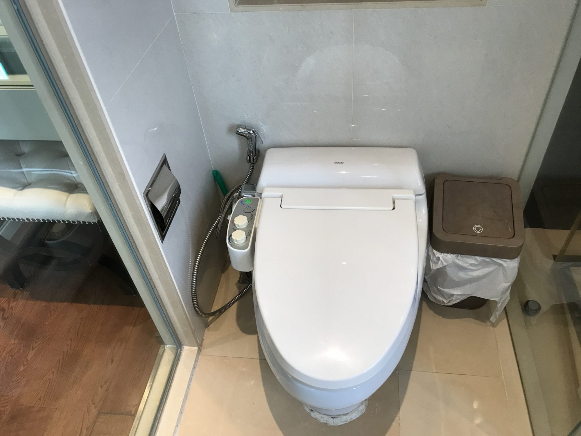 ปล่อยเช่า! The Address Sukhumvit 28 ในราคาเพียง 65,000บาท/เดือน 2 ห้องนอนขนาดใหญ่  74 ตรม. ใกล้ BTS พร้อมพงษ์ เฟอร์นิเจอร์ครบพร้อมเข้าอยู่