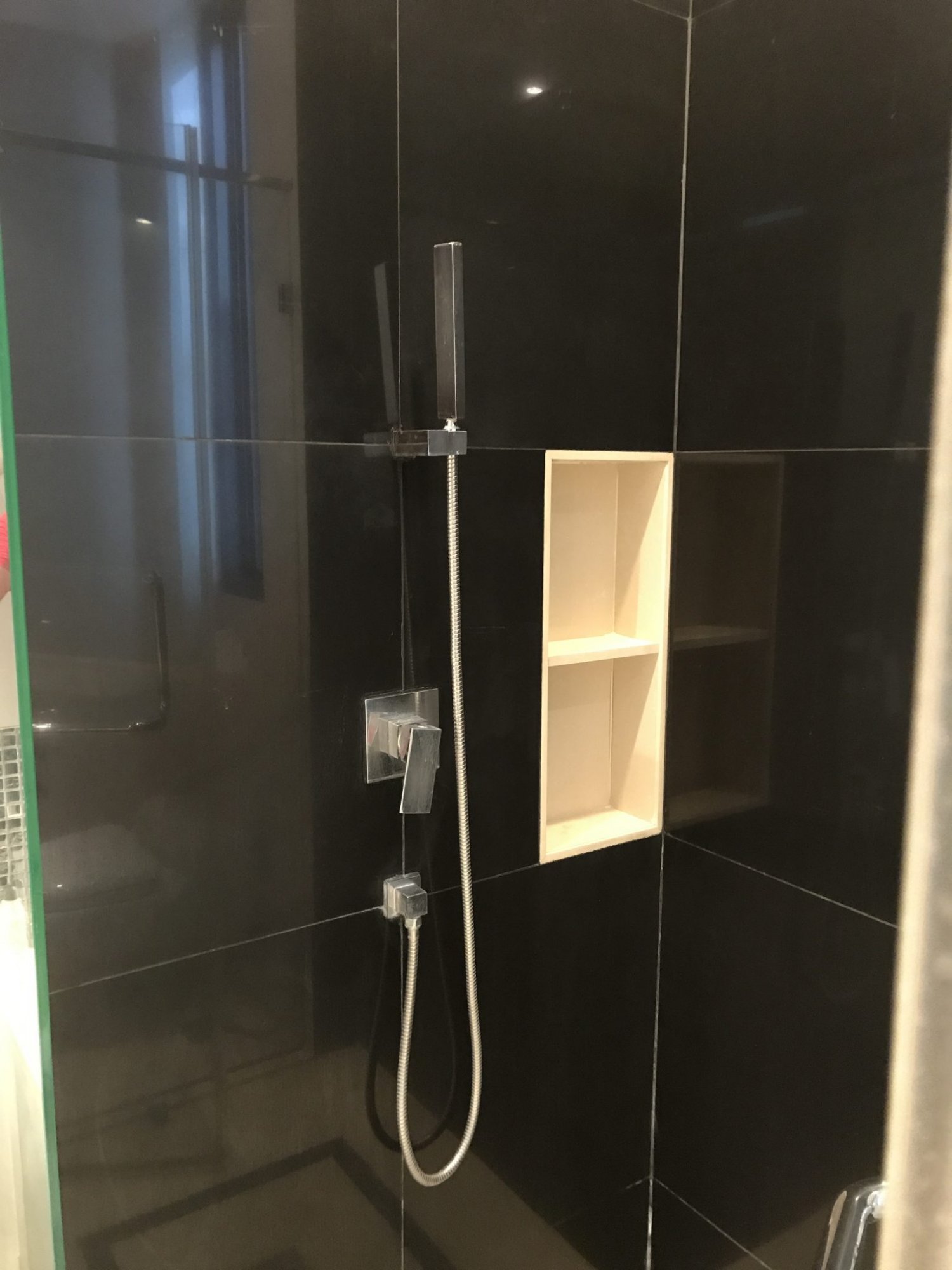 ปล่อยเช่า! The Address Sukhumvit 28 ในราคาเพียง 45,000บาท/เดือน 1 ห้องนอนขนาดใหญ่ 73 ตรม. ใกล้ BTS พร้อมพงษ์ เฟอร์นิเจอร์ครบพร้อมเข้าอยู่