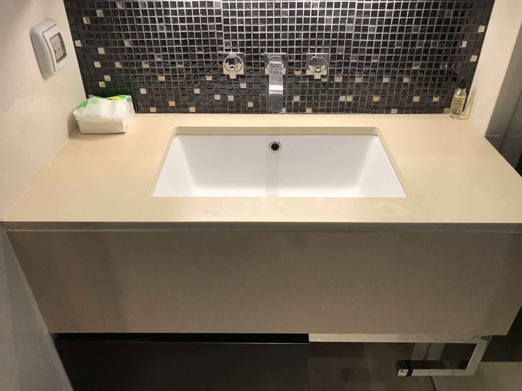 ปล่อยเช่า! The Address Sukhumvit 28 ในราคาเพียง 45,000บาท/เดือน 1 ห้องนอนขนาดใหญ่ 73 ตรม. ใกล้ BTS พร้อมพงษ์ เฟอร์นิเจอร์ครบพร้อมเข้าอยู่