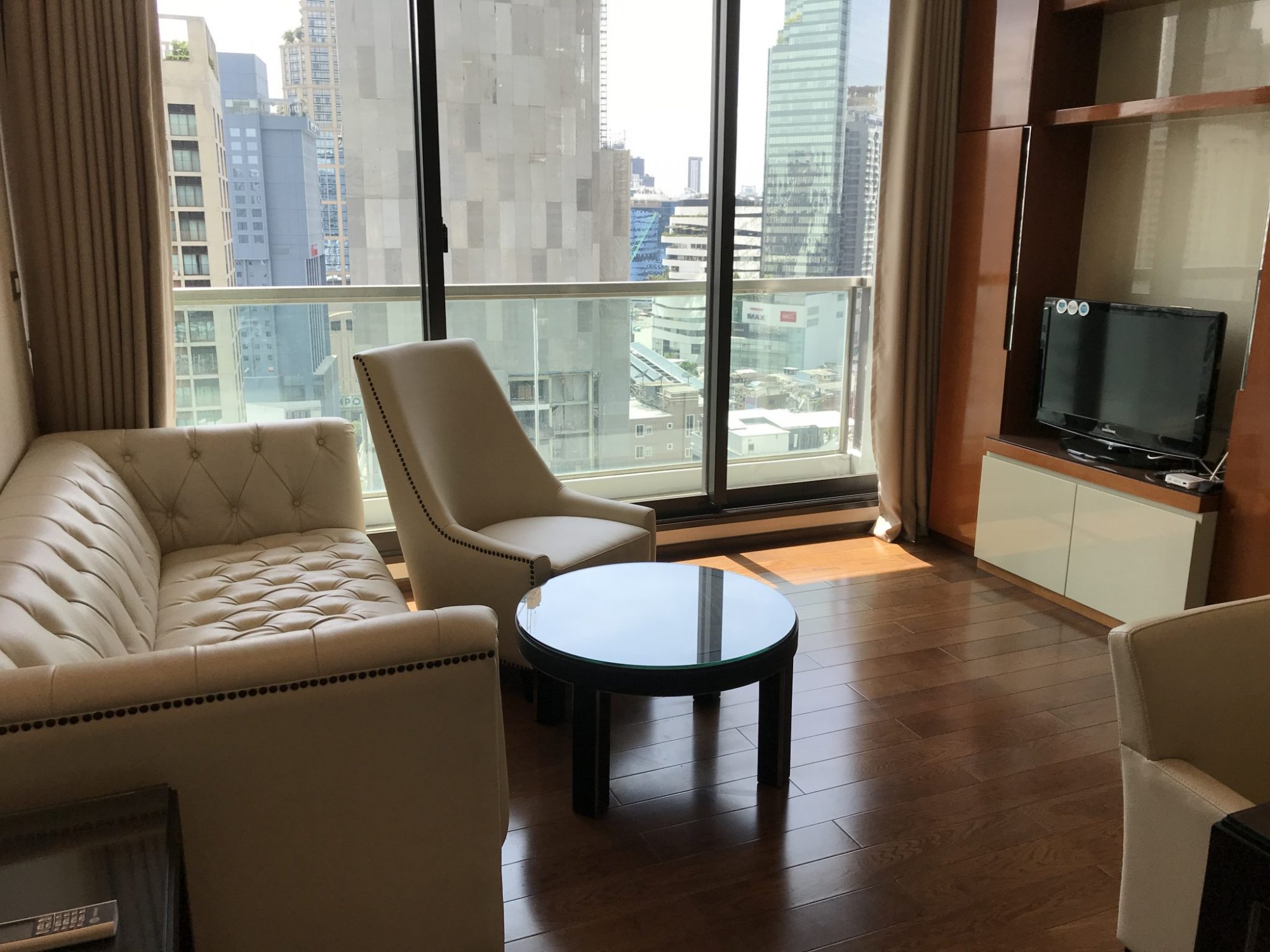 ปล่อยเช่า! The Address Sukhumvit 28 ในราคาเพียง 50,000บาท/เดือน 2 ห้องนอนขนาดใหญ่ 67 ตรม. ใกล้ BTS พร้อมพงษ์ เฟอร์นิเจอร์ครบพร้อมเข้าอยู่