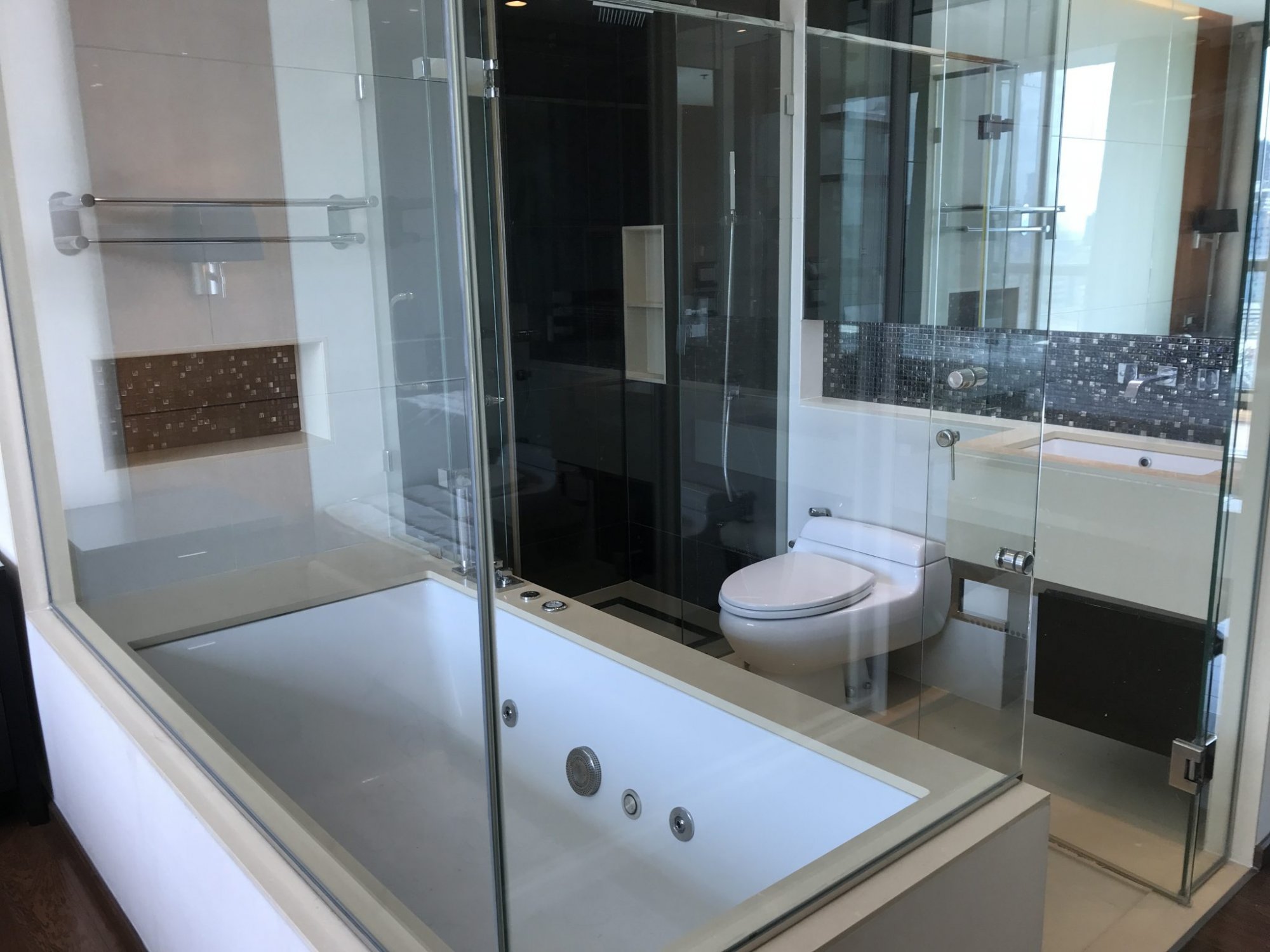 ปล่อยเช่า! The Address Sukhumvit 28 ในราคาเพียง 50,000บาท/เดือน 2 ห้องนอนขนาดใหญ่ 67 ตรม. ใกล้ BTS พร้อมพงษ์ เฟอร์นิเจอร์ครบพร้อมเข้าอยู่