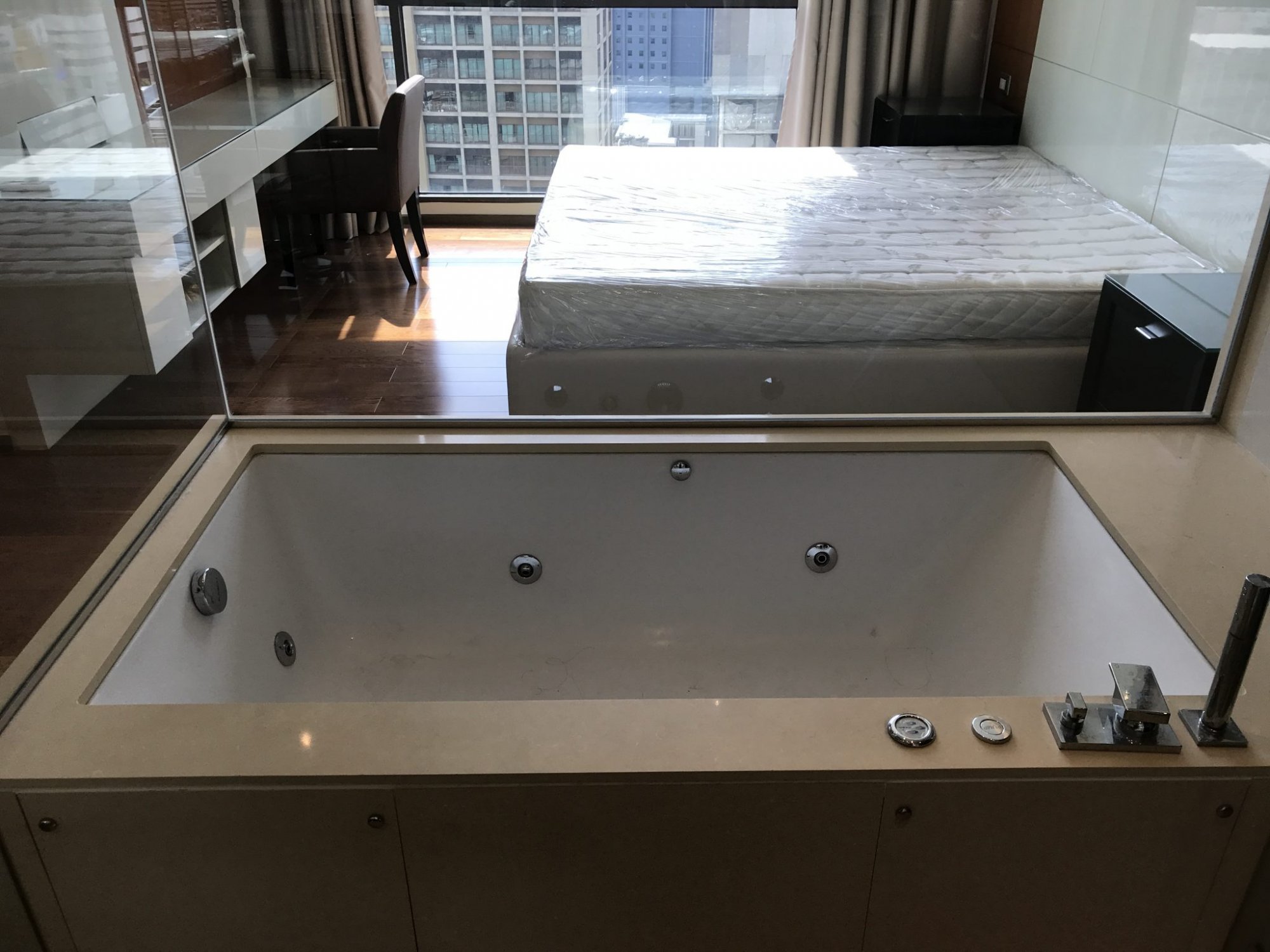 ปล่อยเช่า! The Address Sukhumvit 28 ในราคาเพียง 50,000บาท/เดือน 2 ห้องนอนขนาดใหญ่ 67 ตรม. ใกล้ BTS พร้อมพงษ์ เฟอร์นิเจอร์ครบพร้อมเข้าอยู่