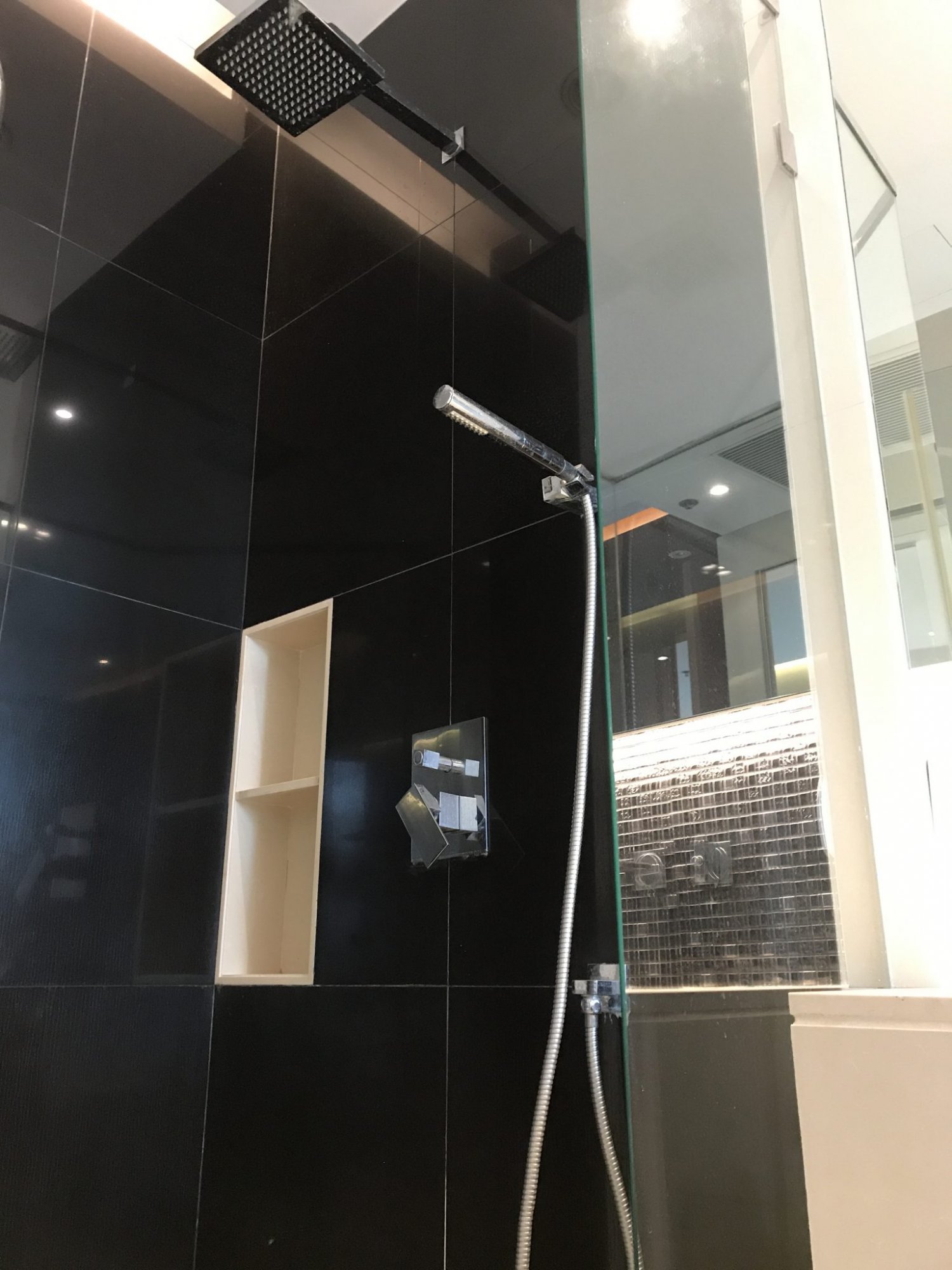ปล่อยขาย/เช่า! The Address Sukhumvit 28 ในราคาเพียง 30,000บาท/เดือน 1 ห้องนอนขนาดใหญ่ 45.02 ตรม. ขายเพียง 8,900,000 บาท (รวมค่าใช้จ่ายทุกอย่าง) ใกล้ BTS พร้อมพงษ์ เฟอร์นิเจอร์ครบพร้อมเข้าอยู่