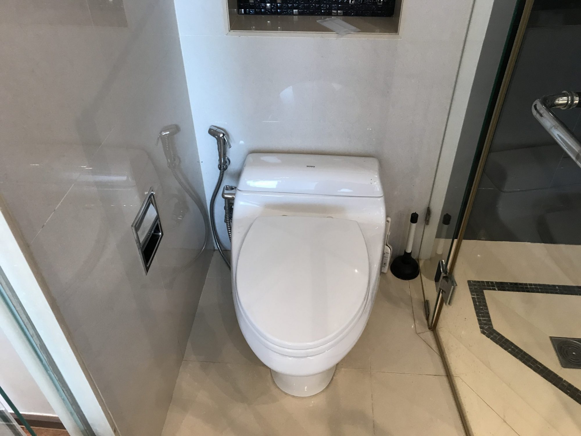 ปล่อยขาย/เช่า! The Address Sukhumvit 28 ในราคาเพียง 30,000บาท/เดือน 1 ห้องนอนขนาดใหญ่ 45.02 ตรม. ขายเพียง 8,900,000 บาท (รวมค่าใช้จ่ายทุกอย่าง) ใกล้ BTS พร้อมพงษ์ เฟอร์นิเจอร์ครบพร้อมเข้าอยู่