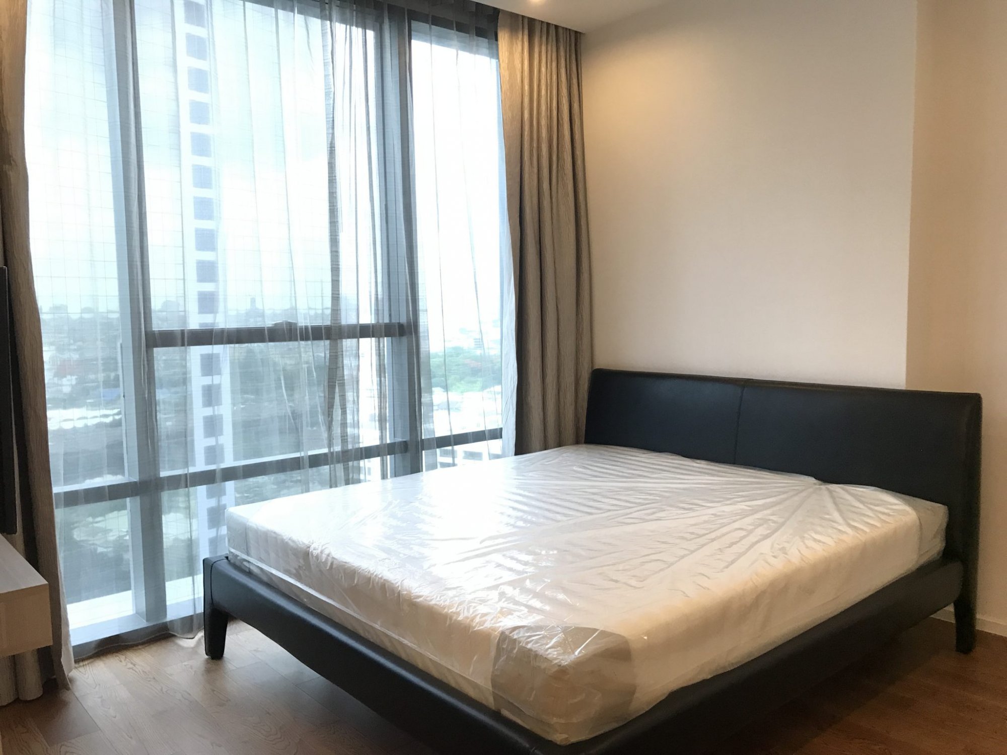 ขาย-เช่า The Bangkok Sathorn, Luxury Condominium with a Private Lift Access