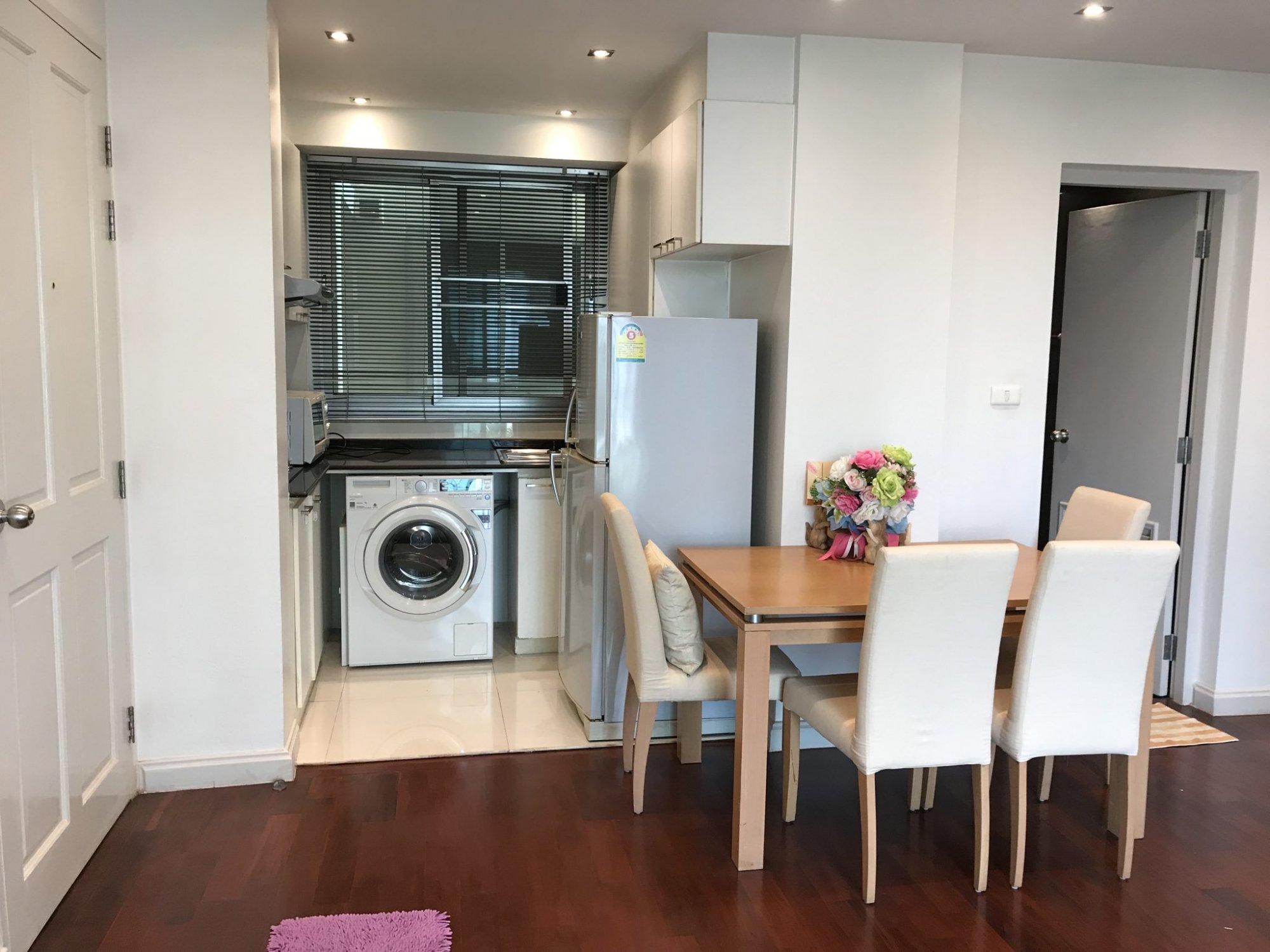 ** sale/rent! ** For sale 8,560,000THB and For rent 35,000THB/month at 49 Plus one 2 Bedroom 2 Bathroom Fully furnished (can negotiate) PROP000500