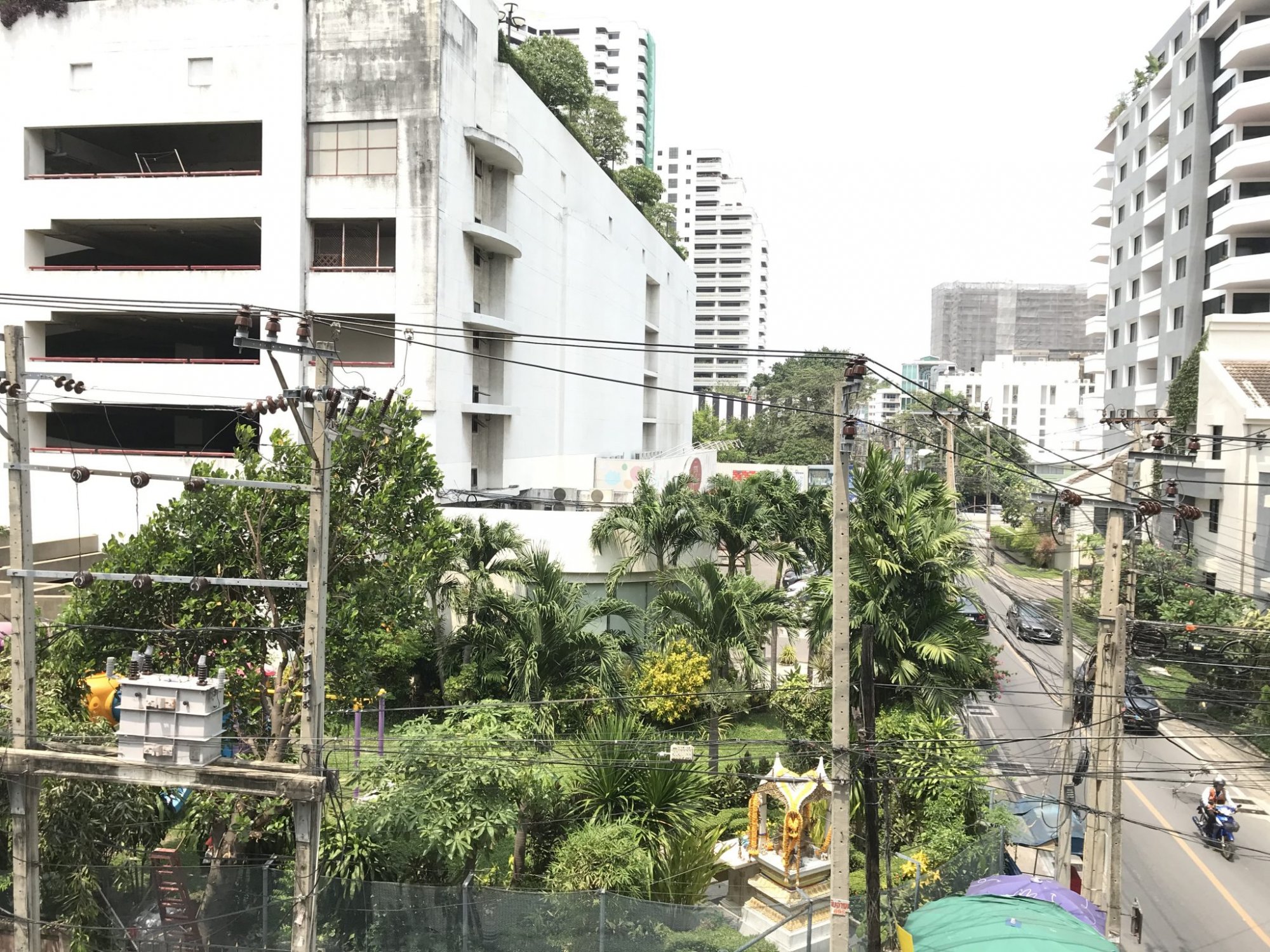 ** sale/rent! ** For sale 8,560,000THB and For rent 35,000THB/month at 49 Plus one 2 Bedroom 2 Bathroom Fully furnished (can negotiate) PROP000500