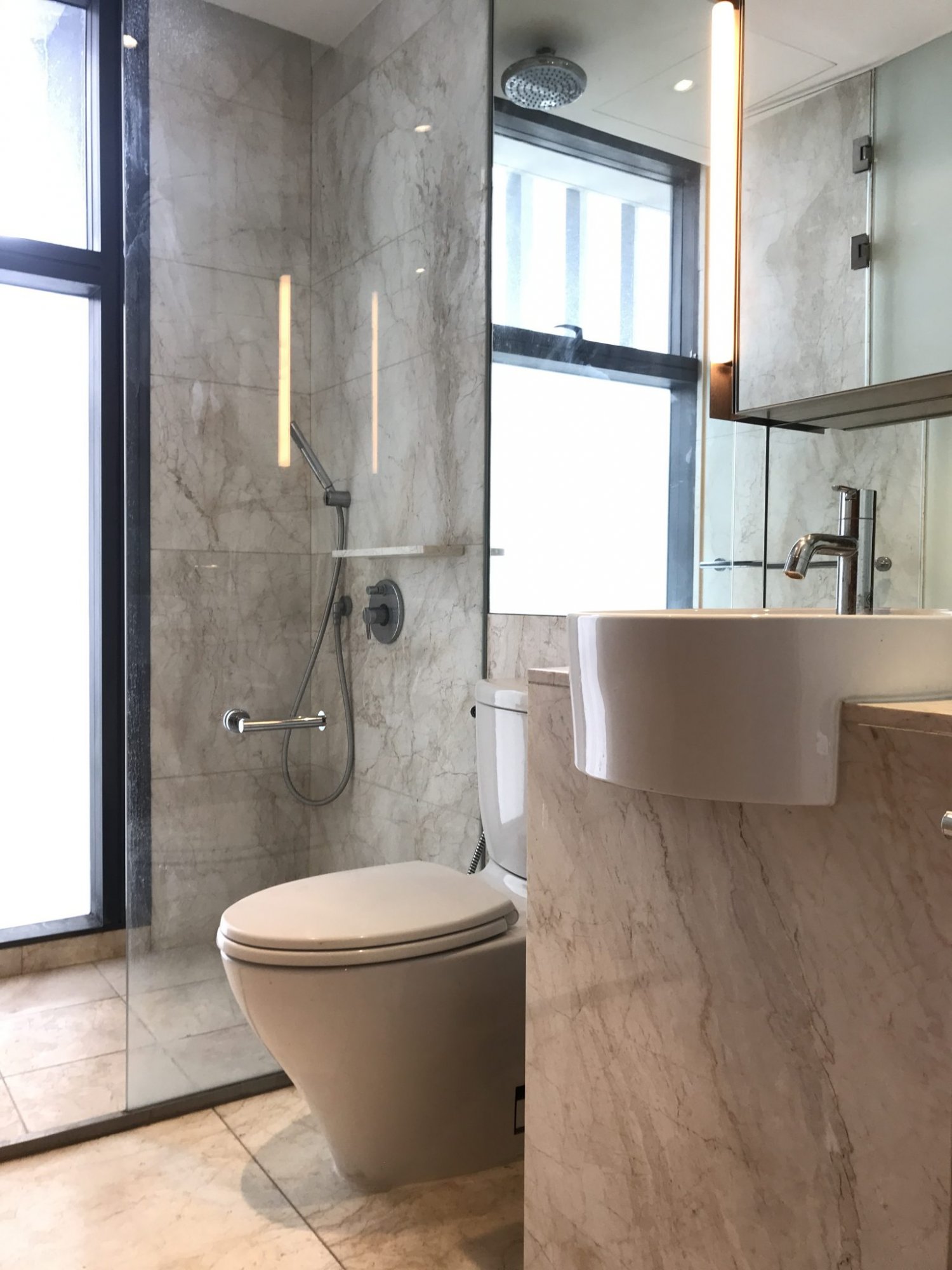 ปล่อยเช่า! The Met (เดอะ เม็ท) ในราคาเพียง 120,000บาท/เดือน 3 ห้องนอน 4 ห้องน้ำ 198ตรม. ใกล้ BTS ช่องนนทรี เฟอร์นิเจอร์ครบพร้อมเข้าอยู่ PROP000504