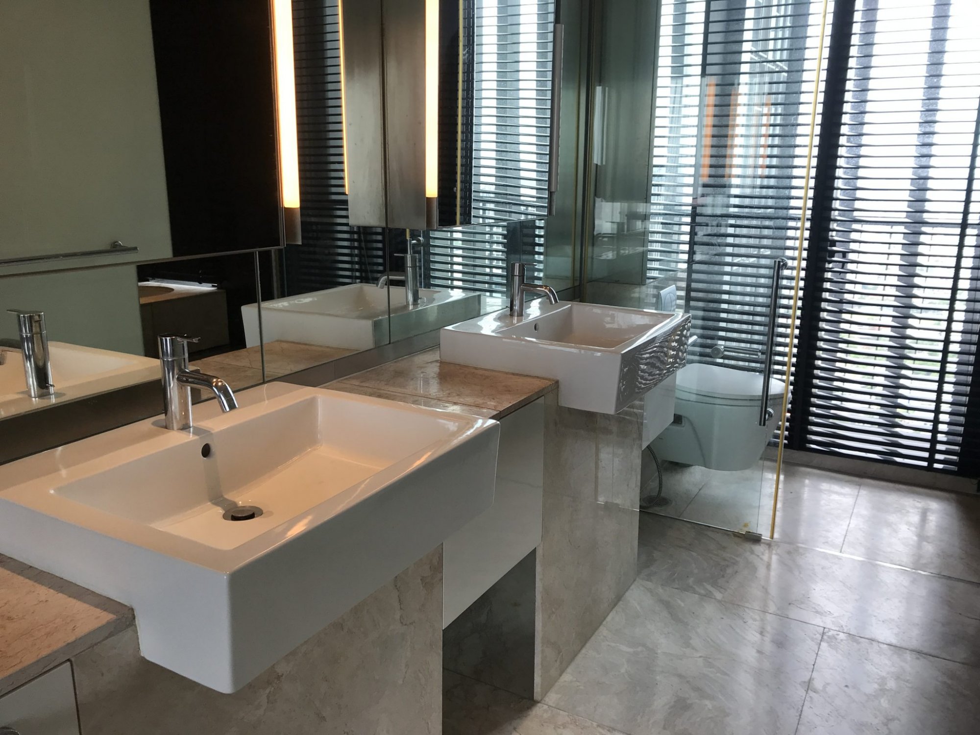 ปล่อยเช่า! The Met (เดอะ เม็ท) ในราคาเพียง 120,000บาท/เดือน 3 ห้องนอน 4 ห้องน้ำ 198ตรม. ใกล้ BTS ช่องนนทรี เฟอร์นิเจอร์ครบพร้อมเข้าอยู่ PROP000504