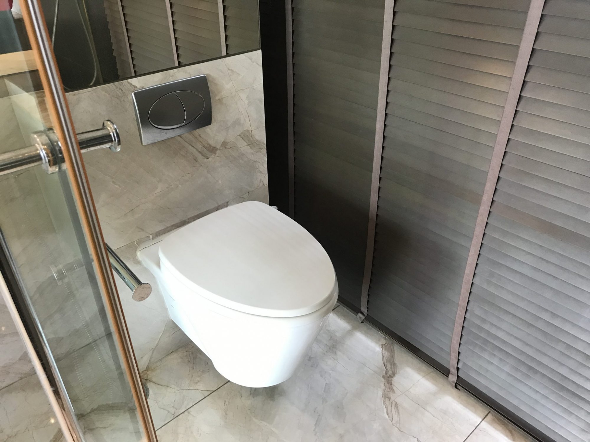 ปล่อยเช่า! The Met (เดอะ เม็ท) ในราคาเพียง 120,000บาท/เดือน 3 ห้องนอน 4 ห้องน้ำ 196ตรม. ใกล้ BTS ช่องนนทรี เฟอร์นิเจอร์ครบพร้อมเข้าอยู่ PROP000505