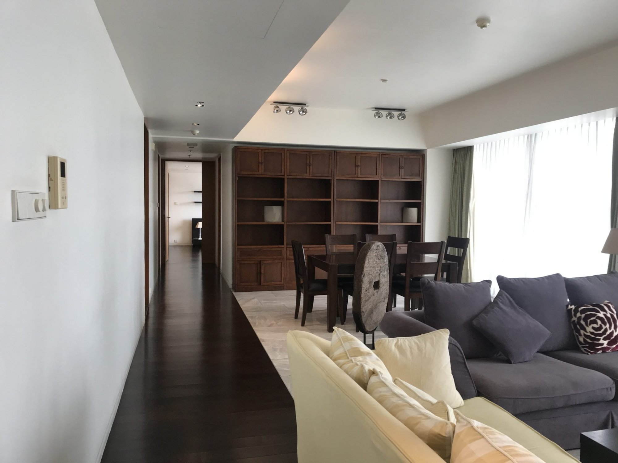 ปล่อยเช่า! The Met (เดอะ เม็ท) ในราคาเพียง 120,000บาท/เดือน 3 ห้องนอน 4 ห้องน้ำ 196ตรม. ใกล้ BTS ช่องนนทรี เฟอร์นิเจอร์ครบพร้อมเข้าอยู่ PROP000505