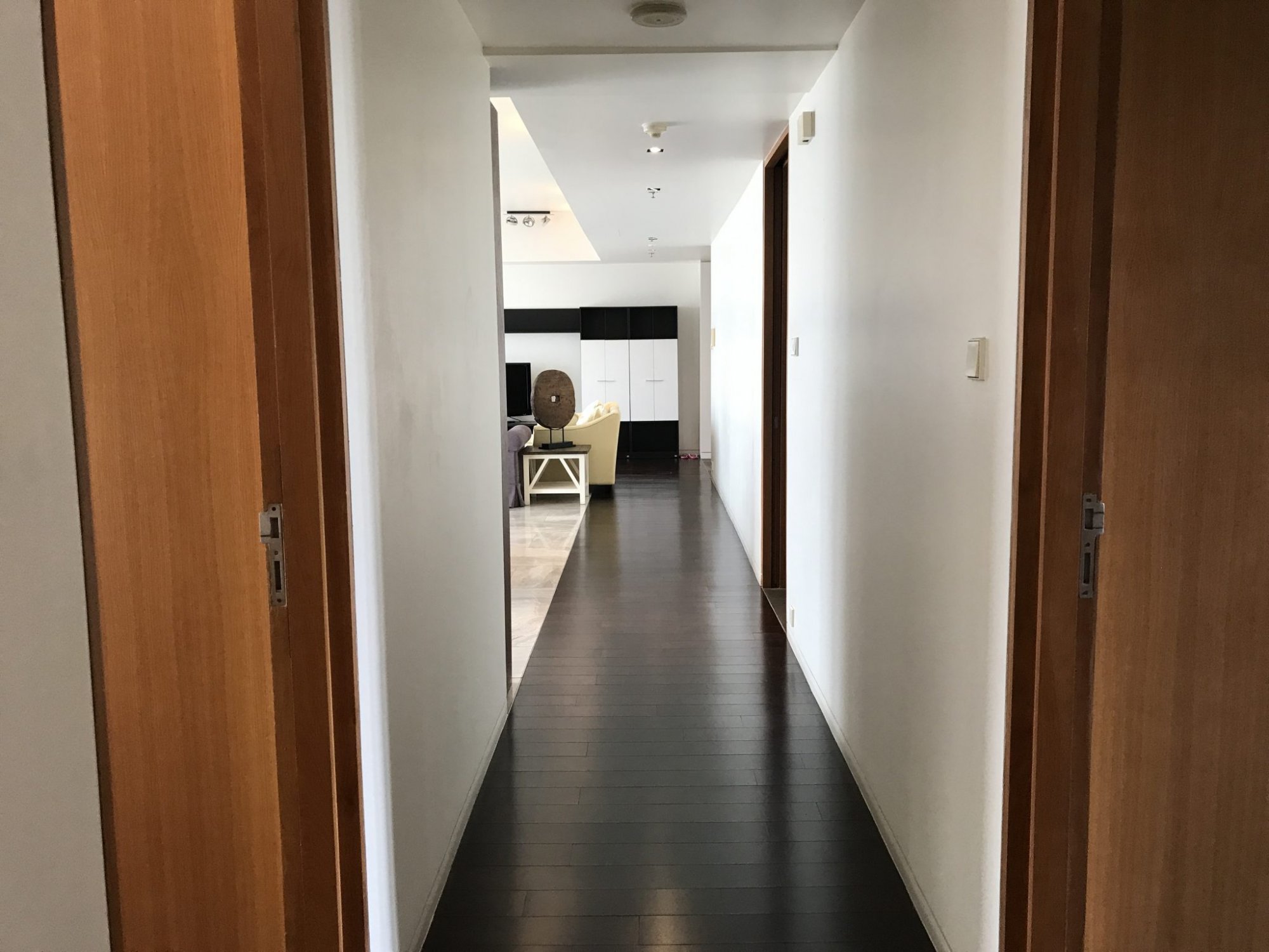 ปล่อยเช่า! The Met (เดอะ เม็ท) ในราคาเพียง 120,000บาท/เดือน 3 ห้องนอน 4 ห้องน้ำ 196ตรม. ใกล้ BTS ช่องนนทรี เฟอร์นิเจอร์ครบพร้อมเข้าอยู่ PROP000505