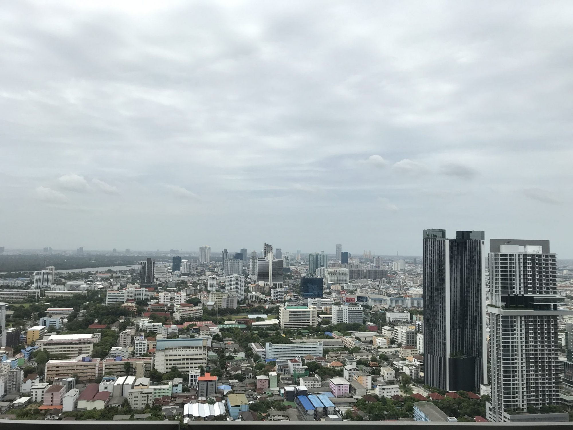 ปล่อยเช่า! The Met (เดอะ เม็ท) ในราคาเพียง 120,000บาท/เดือน 3 ห้องนอน 4 ห้องน้ำ 196ตรม. ใกล้ BTS ช่องนนทรี เฟอร์นิเจอร์ครบพร้อมเข้าอยู่ PROP000505