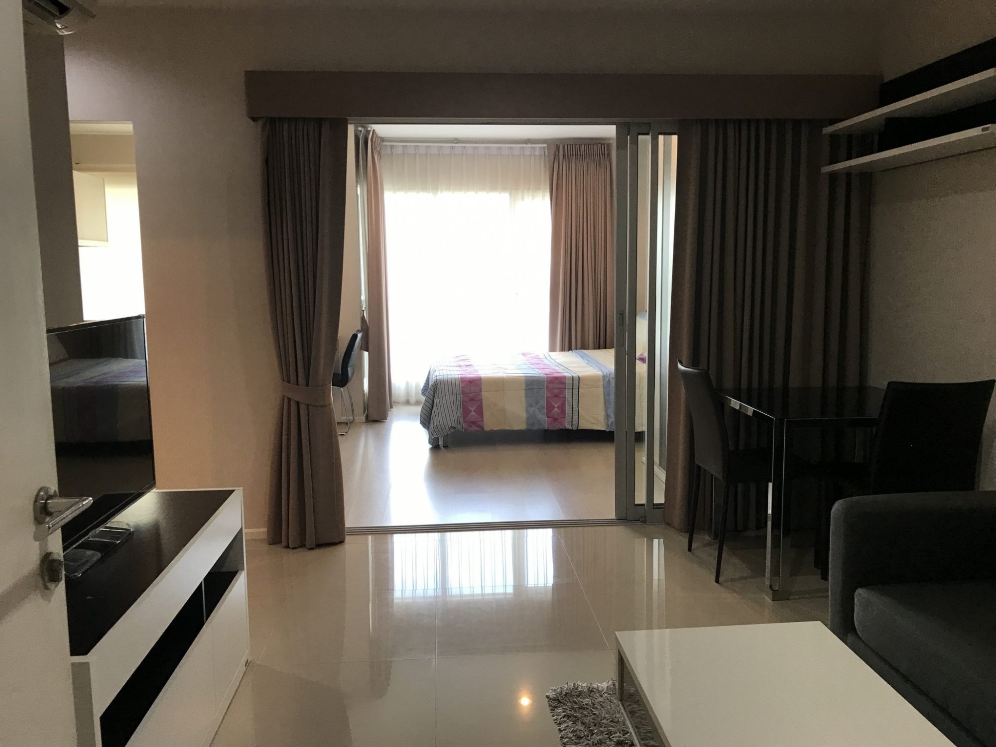 ปล่อยเช่า! Aspire Rama 9 ในราคาเพียง 16,000บาท/เดือน 1 ห้องนอน 1 ห้องน้ำ 39.67ตรม. ใกล้ MRT พระราม 9 เฟอร์นิเจอร์ครบพร้อมเข้าอยู่ PROP000514