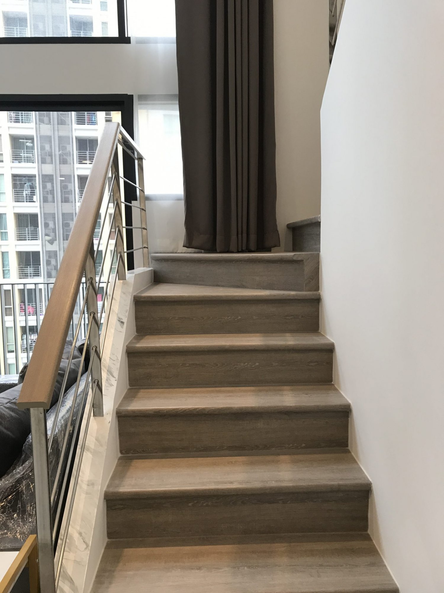 ให้เช่า Ideo Mobi Asoke ราคาพิเศษ สู้โควิด ใกล้ MRT เพชรบุรี เพียง 30,000บาท/เดือน Duplex เฟอร์นิเจอร์ครบพร้อมเข้าอยู่