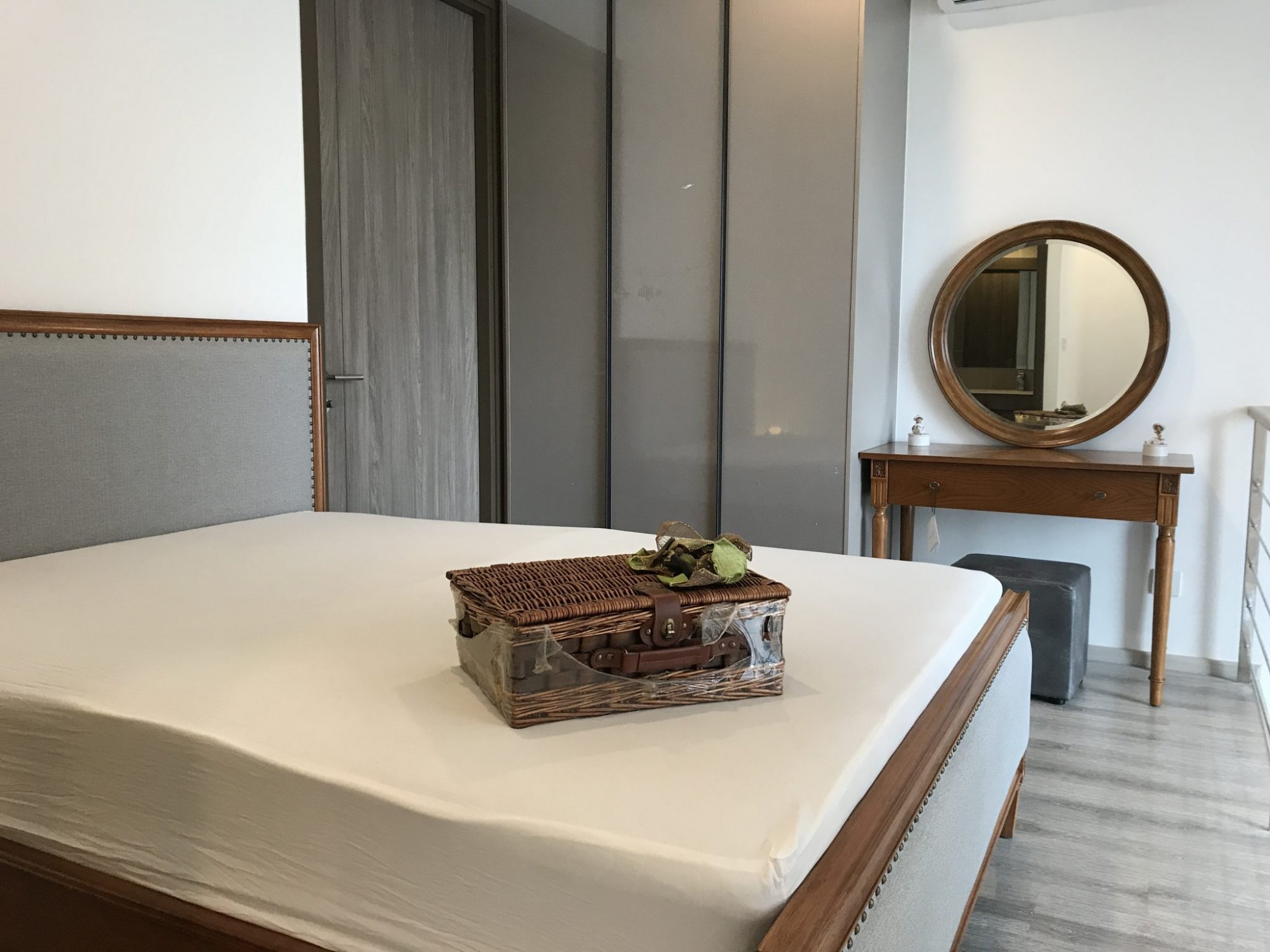 ให้เช่า Ideo Mobi Asoke ราคาพิเศษ สู้โควิด  ใกล้ MRT เพชรบุรี เพียง 30,000บาท/เดือน Duplex  เฟอร์นิเจอร์ครบพร้อมเข้าอยู่