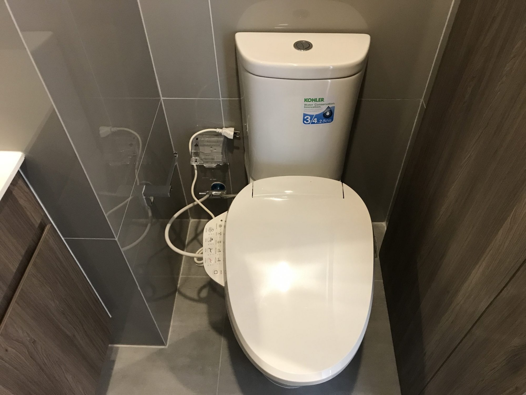 ให้เช่า Ideo Mobi Asoke ราคาพิเศษ สู้โควิด ใกล้ MRT เพชรบุรี เพียง 30,000บาท/เดือน Duplex เฟอร์นิเจอร์ครบพร้อมเข้าอยู่
