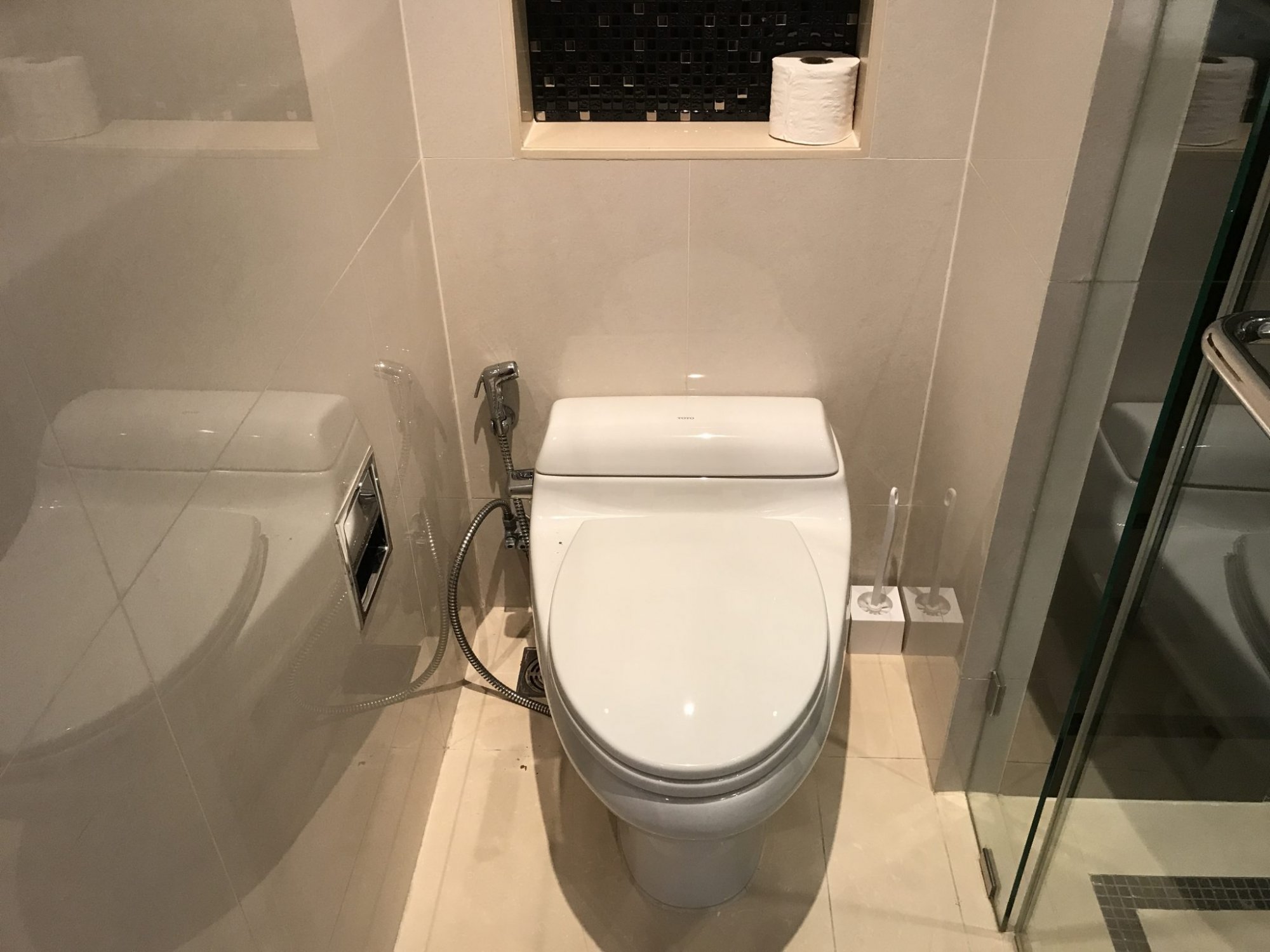 ปล่อยเช่า/ขาย! The Address Sukhumvit 28 ในราคาเพียง 50,000บาท/เดือน ขายเพียว 18,200,000 บาท (ต่อรองได้) ราคานี้รวมค่าใช่จ่ายทุกอย่างแล้ว2 ห้องนอนขนาดใหญ่ 68 ตรม. ใกล้ BTS พร้อมพงษ์ เฟอร์นิเจอร์ครบพร้อมเข้าอยู่