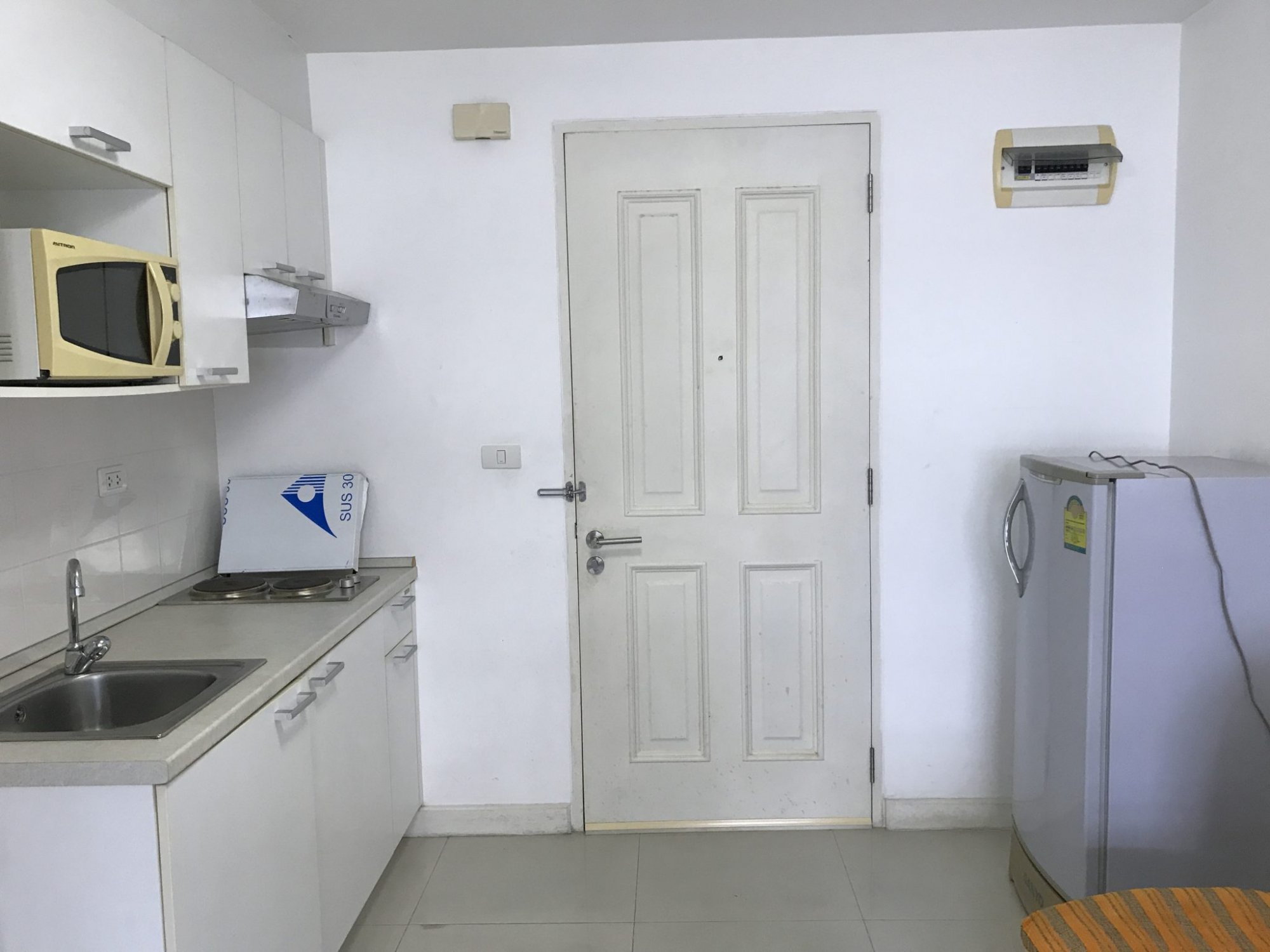 ** Hot Deal! ** For rent at The Clover Thonglor 1 Bedroom 1 Bathroom 19,000THB/month Fully furnished PROP000523