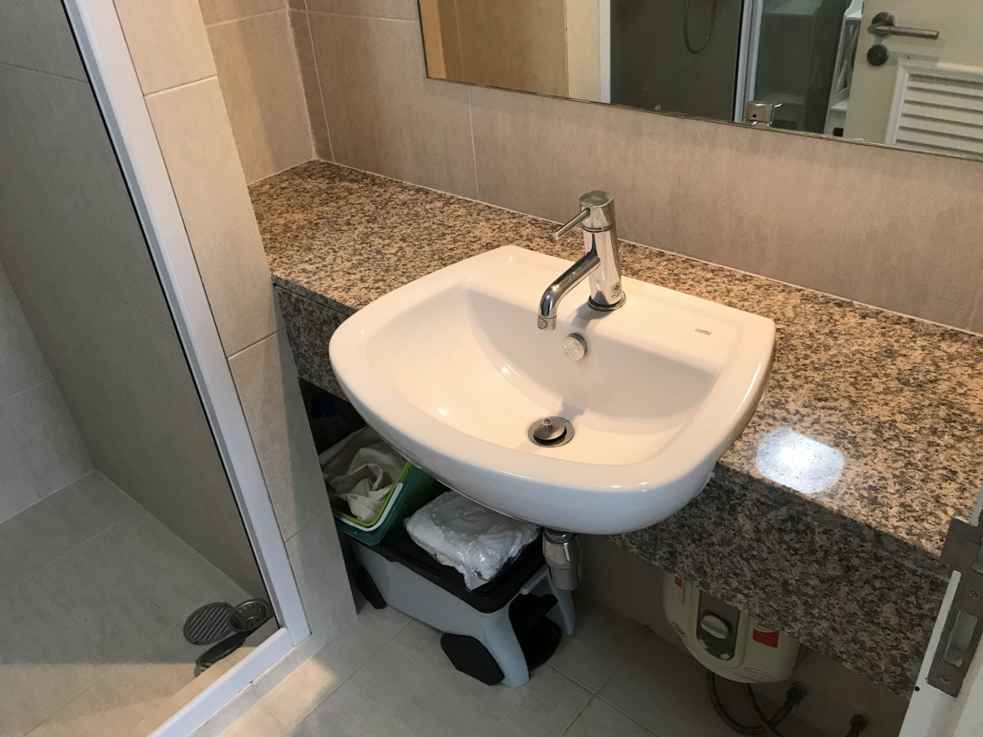 ** Hot Deal! ** For rent at The Clover Thonglor 1 Bedroom 1 Bathroom 19,000THB/month Fully furnished PROP000523