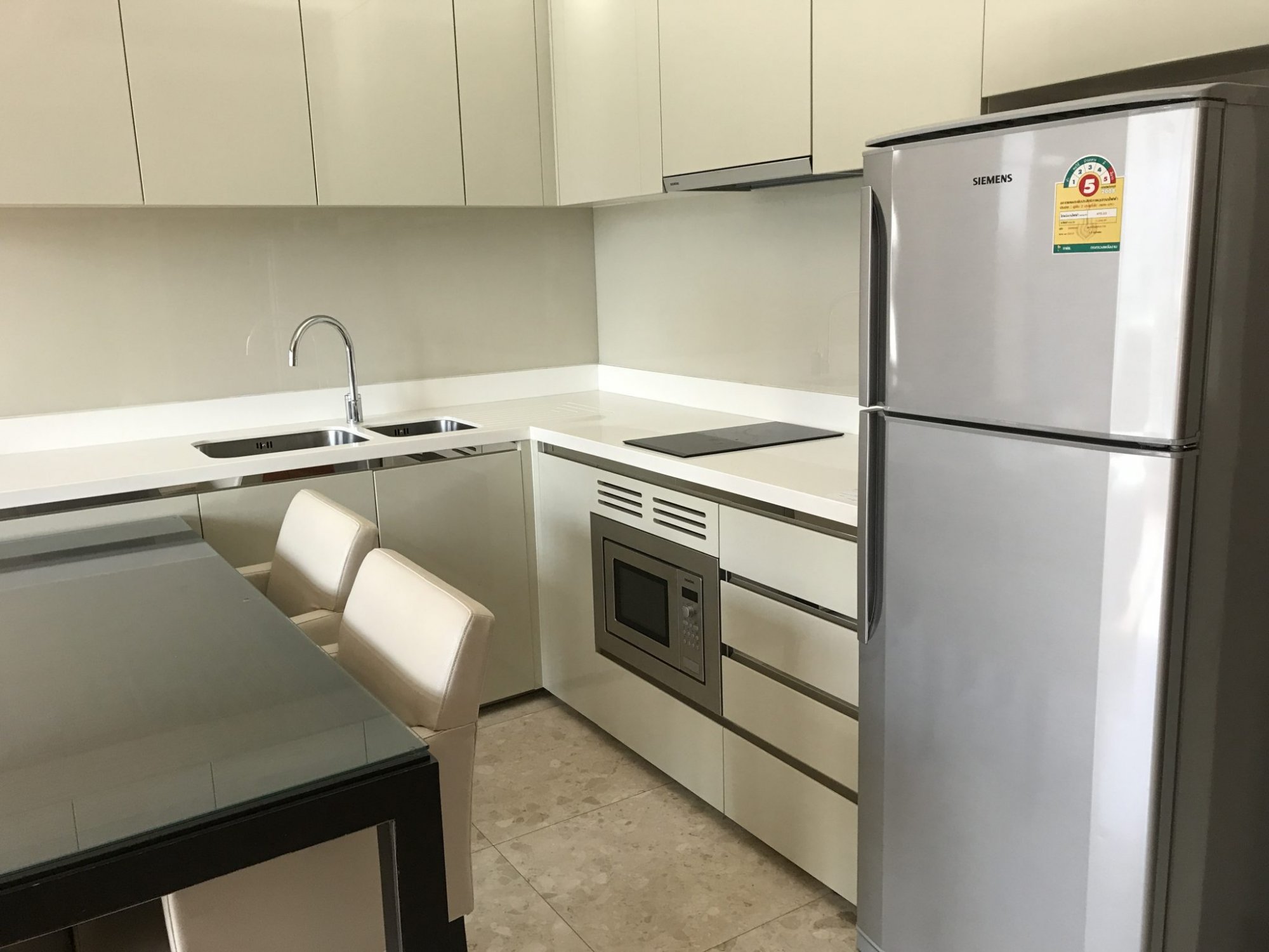 ปล่อยเช่า! The Address Sukhumvit 28 ในราคาเพียง 60,000บาท/เดือน 2 ห้องนอนขนาดใหญ่  67 ตรม. ใกล้ BTS พร้อมพงษ์ เฟอร์นิเจอร์ครบพร้อมเข้าอยู่