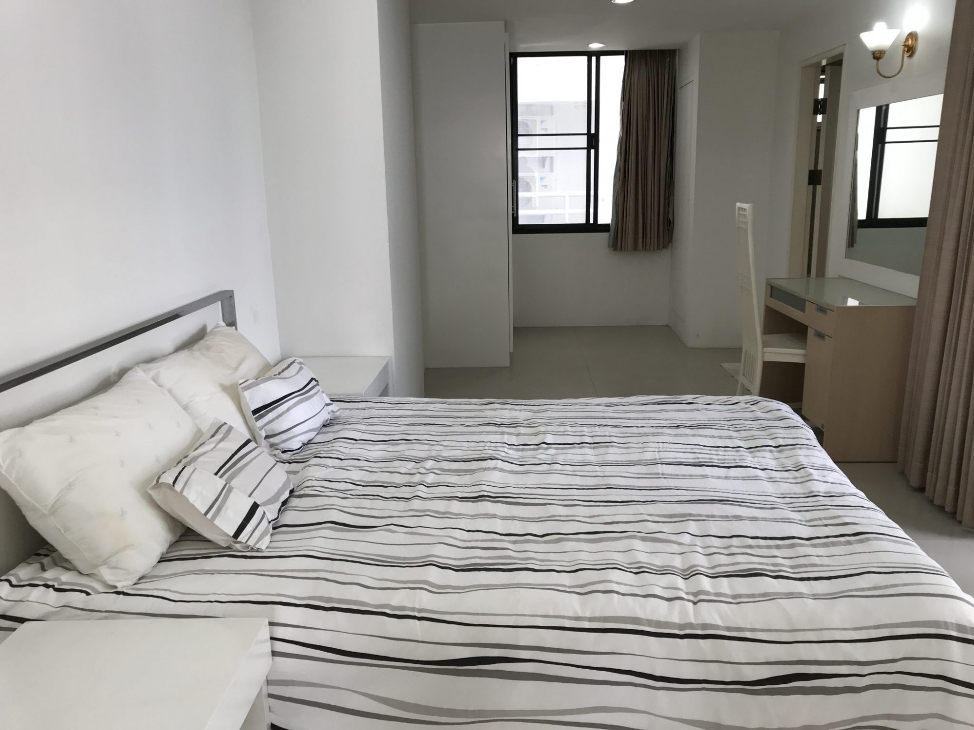 ปล่อยเช่า! Las Colinas คอนโดหรู ใจกลางอโศก Style Penthouse ในราคาเพียง 65,000บาท/เดือน 2 ห้องนอน ขนาด 166ตรม. เฟอร์นิเจอร์ครบพร้อมเข้าอยู่ PROP000545