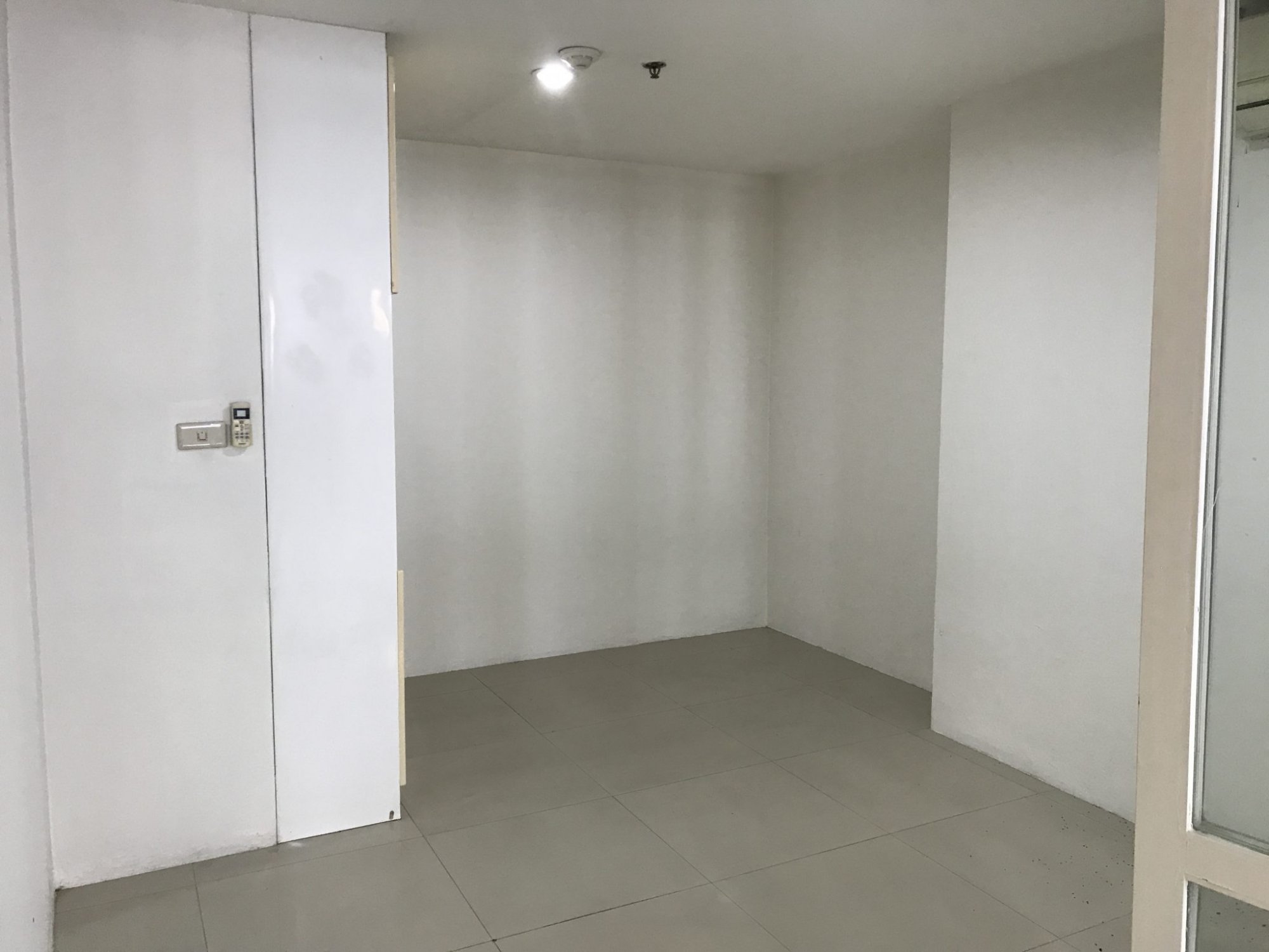ปล่อยเช่า! Las Colinas คอนโดหรู ใจกลางอโศก Style Penthouse ในราคาเพียง 65,000บาท/เดือน 2 ห้องนอน ขนาด 166ตรม. เฟอร์นิเจอร์ครบพร้อมเข้าอยู่ PROP000545