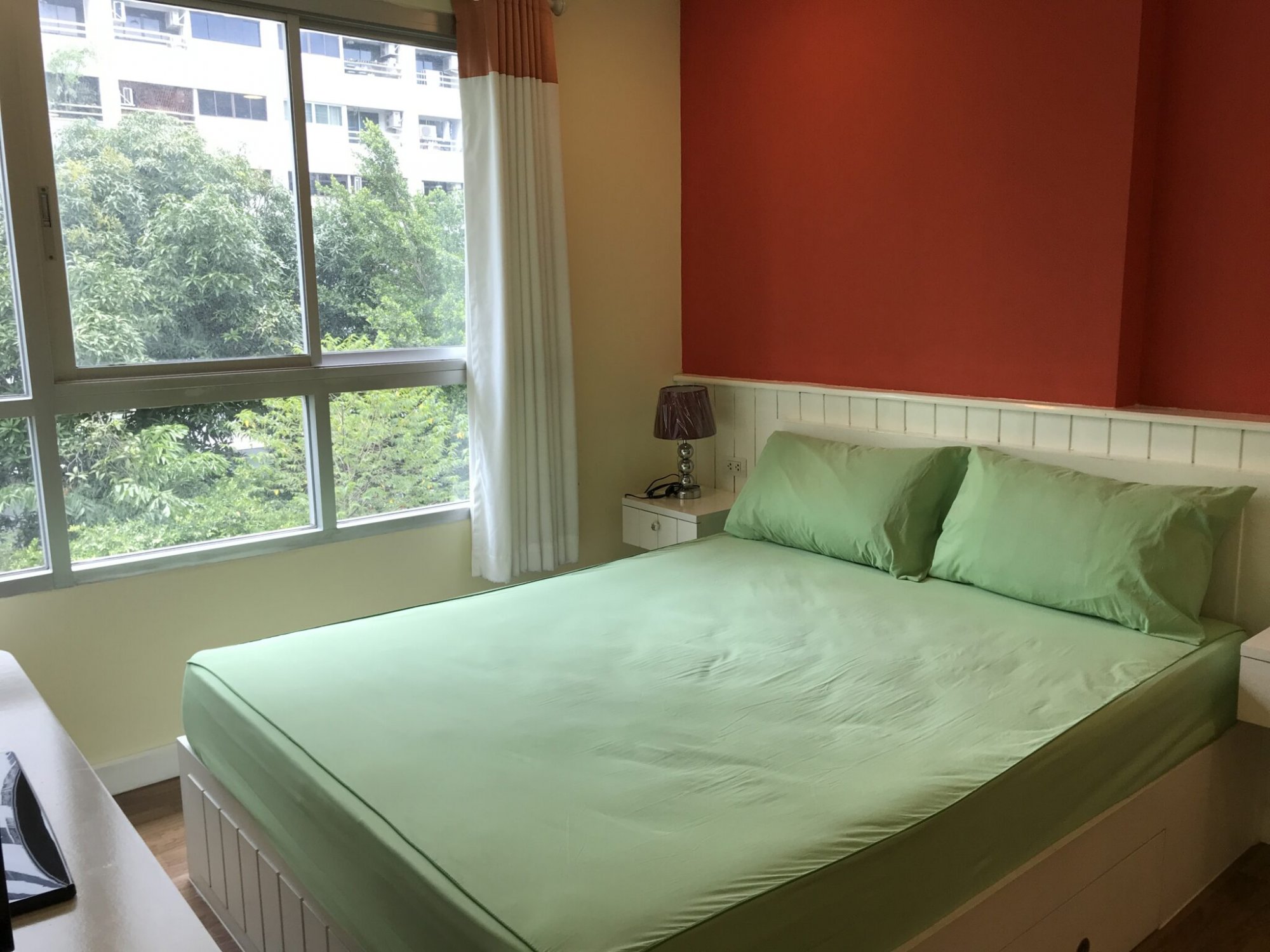 HOT+++++++++ ปล่อยเช่า! The Clover Thonglor ในราคาเพียง 20,000บาท/เดือน 1 ห้องนอน 1 ห้องน้ำ 46ตรม. ใกล้ BTS ทองหล่อ เฟอร์นิเจอร์ครบพร้อมเข้าอยู่ PROP000558