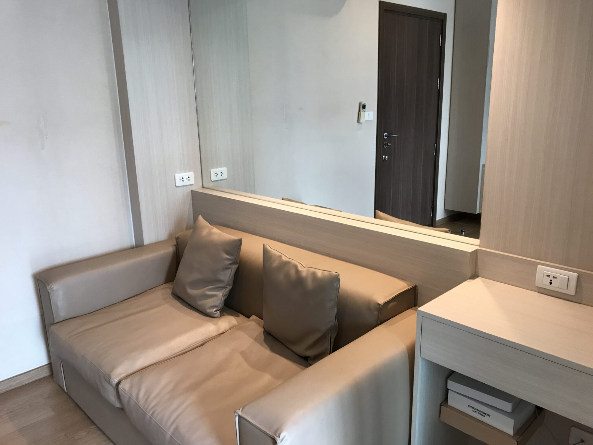 ** ขายด่วน! ** The Base Sukhumvit 77 พร้อมให้คุรเป้นเจ้าของ เพียง 2,833,000บาท ค่าโอนคนละครึ่ง 1 ห้องนอน 30ตรม. ใกล้ BTS อ่อนนุช เฟอร์นิเจอร์ครบพร้อมเข้าอยู่ PROP000586
