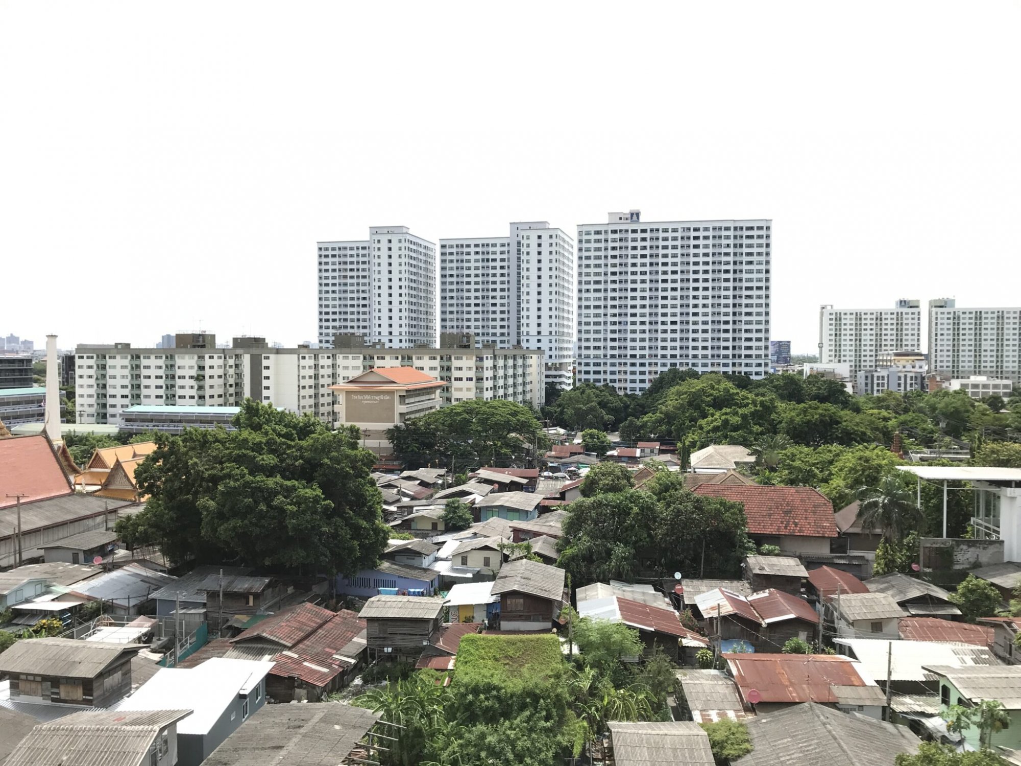 ** ขายด่วน! ** The Base Sukhumvit 77 พร้อมให้คุรเป้นเจ้าของ เพียง 2,833,000บาท ค่าโอนคนละครึ่ง 1 ห้องนอน 30ตรม. ใกล้ BTS อ่อนนุช เฟอร์นิเจอร์ครบพร้อมเข้าอยู่ PROP000586