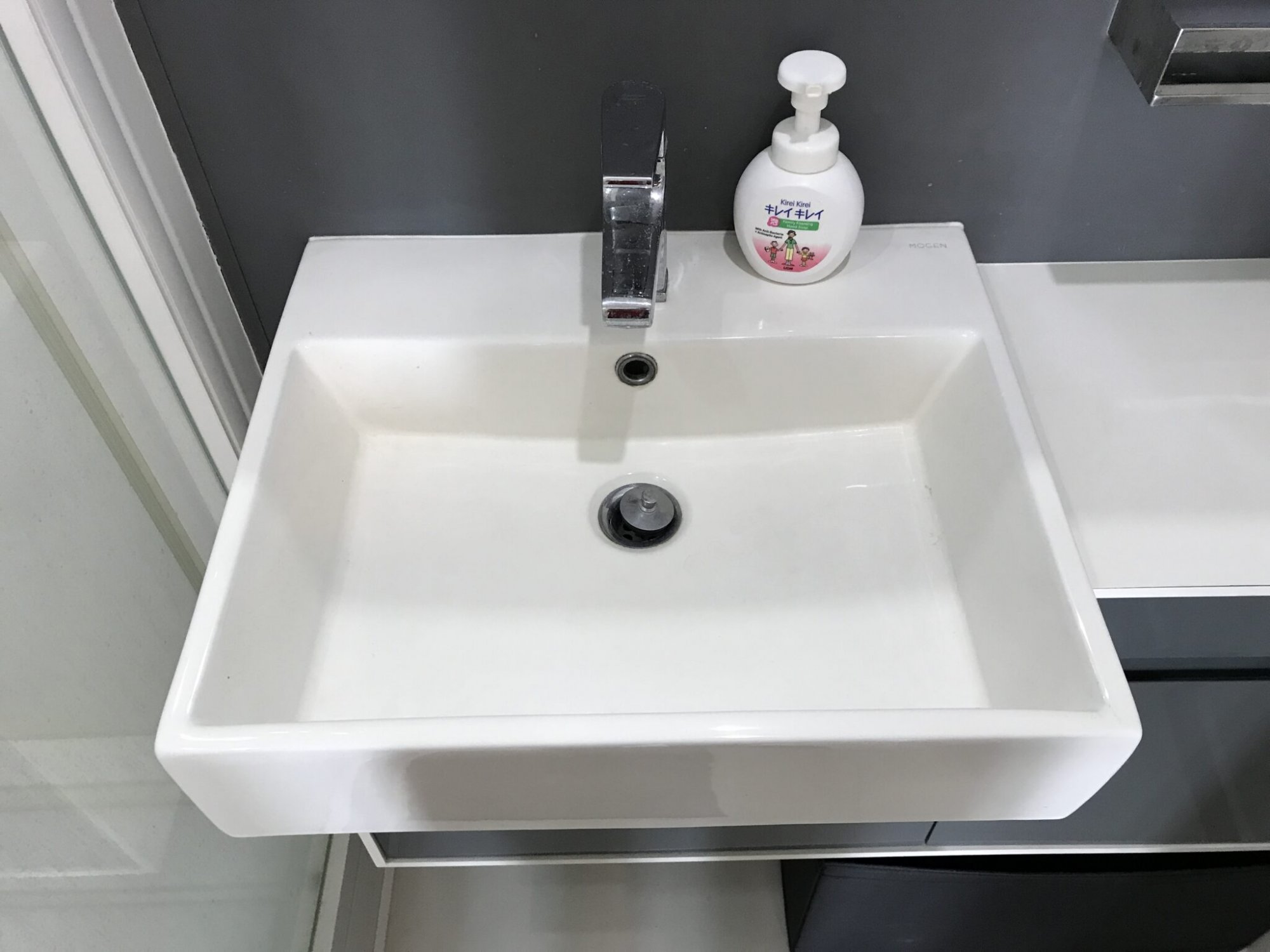 For rent at The Room Sukhumvit 62 2 Bedroom 2 Bathroom 45,000THB/month Fully furnished (can negotiate) PROP000593