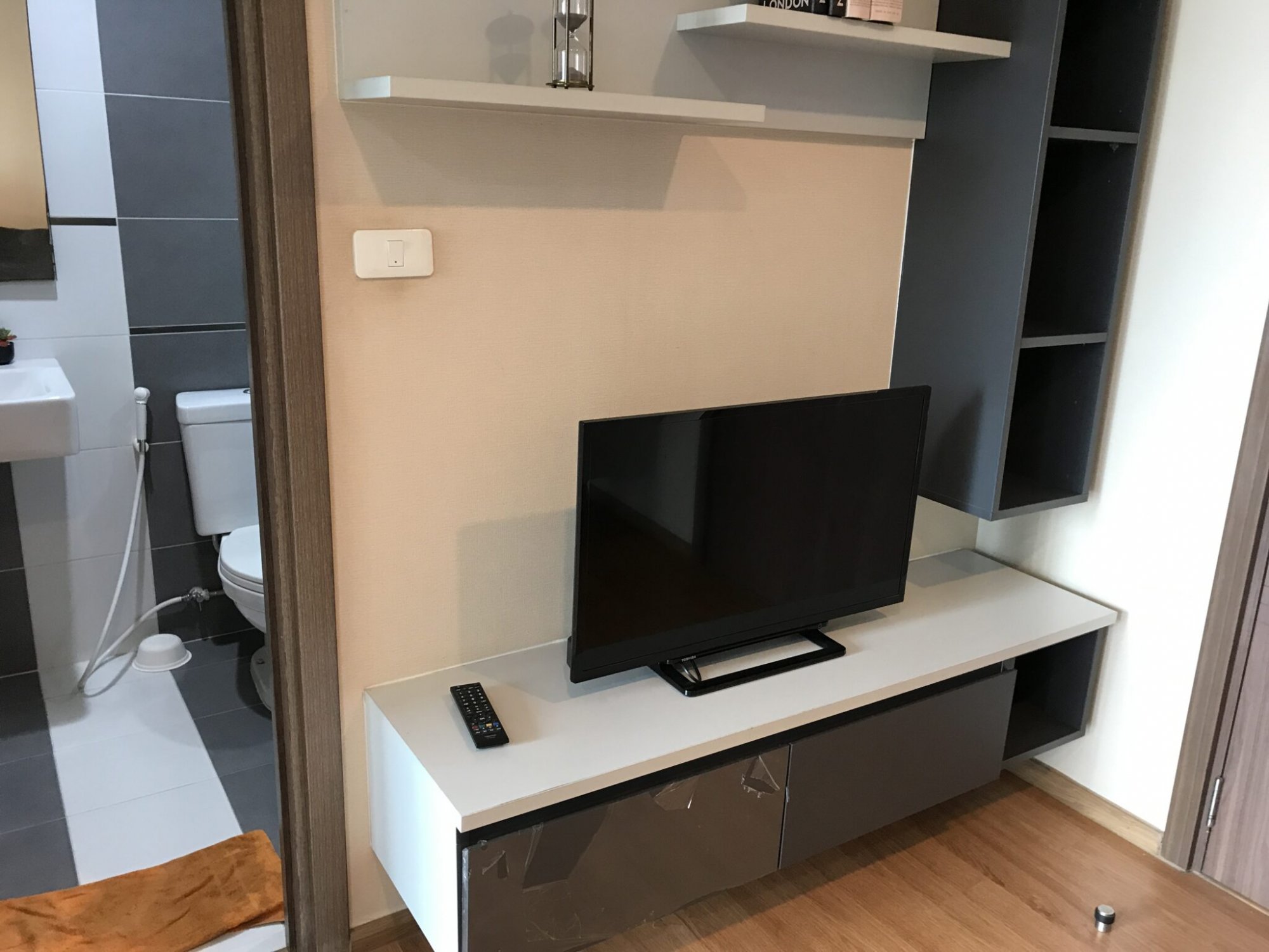 ปล่อยเช่า! The Base Sukhumvit 77 ในราคาเพียง 12,500บาท/เดือน 1 ห้องนอน 30ตรม. ใกล้ BTS อ่อนนุช เฟอร์นิเจอร์ครบพร้อมเข้าอยู่ PROP000597