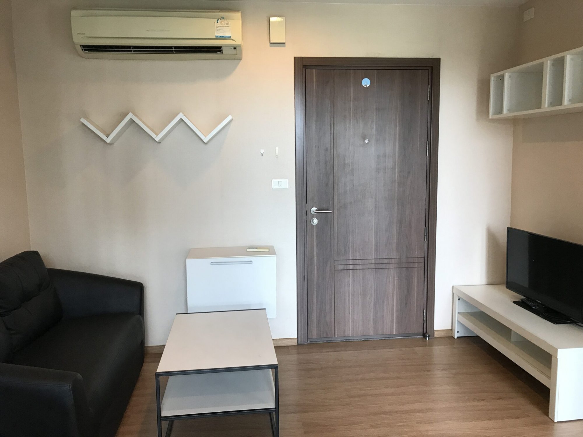 ปล่อยเช่า! The Base Sukhumvit 77 ในราคาเพียง 10,000บาท/เดือน 1 ห้องนอน 30ตรม. ใกล้ BTS เอกมัย เฟอร์นิเจอร์ครบพร้อมเข้าอยู่ PROP000599