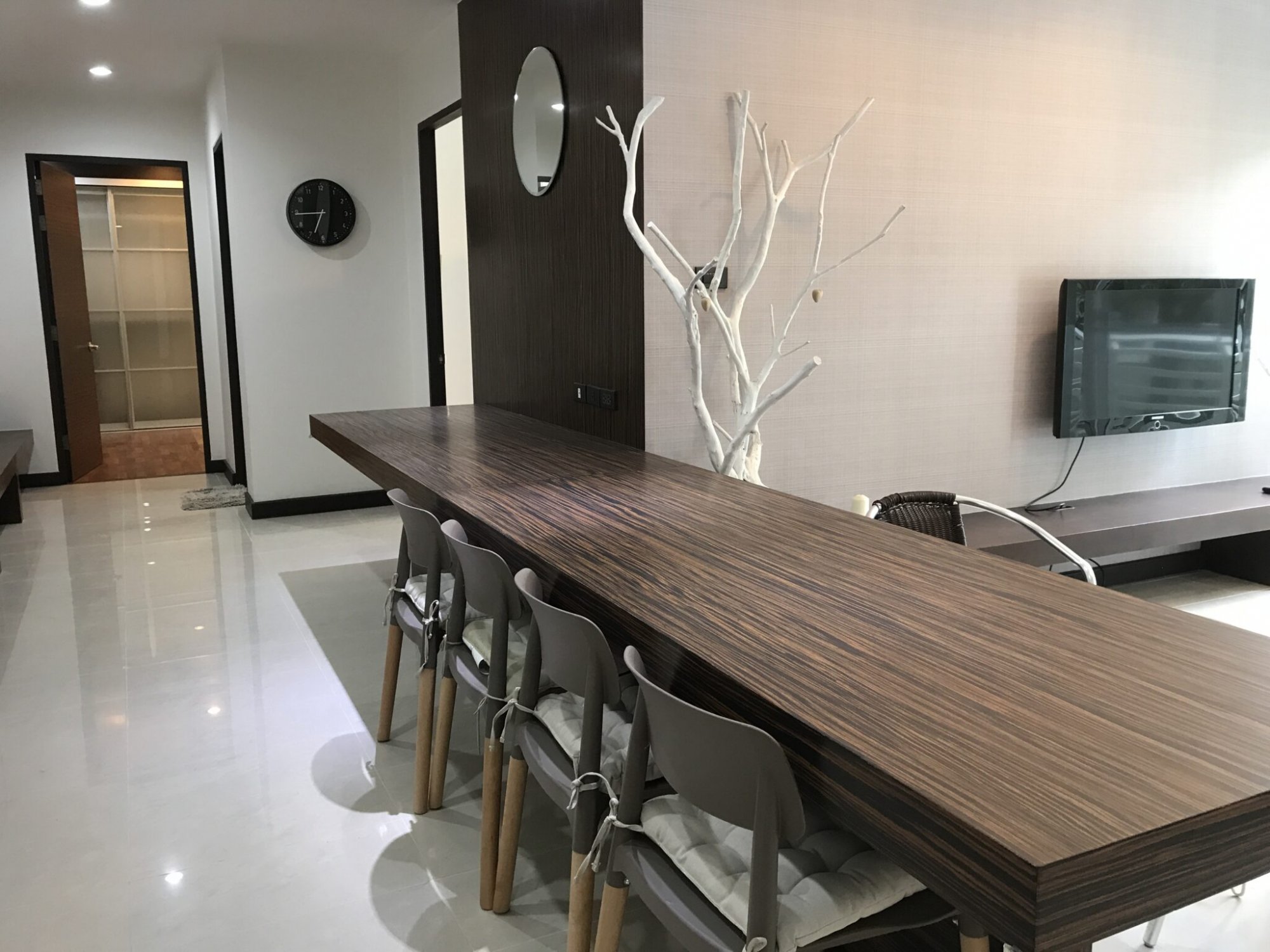New Renovated Avenue Sukhumvit 61 ปล่อยเช่า เพียง 60,000บาท 2 ห้องนอน 2 ห้องน้ำ 109ตรม. ใกล้ BTS ทองหล่อ เฟอร์นิเจอร์ครบพร้อมเข้าอยู่ (ราคาต่อรองได้) PROP000620