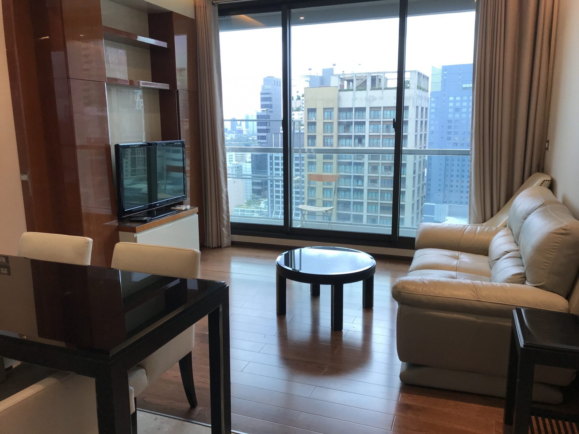 ปล่อยเช่า! The Address Sukhumvit 28 ในราคาเพียง 60,000บาท/เดือน 2 ห้องนอน 2 ห้องน้ำ 67ตรม. ใกล้ BTS พร้อมพงษ์ เฟอร์นิเจอร์ครบพร้อมเข้าอยู่ PROP000640