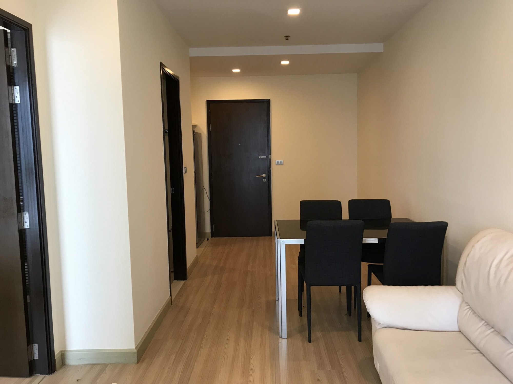 For rent at Sky Walk 1 Bedroom 1 Bathroom 25,000THB/month Fully furnished (can negotiate) PROP000643