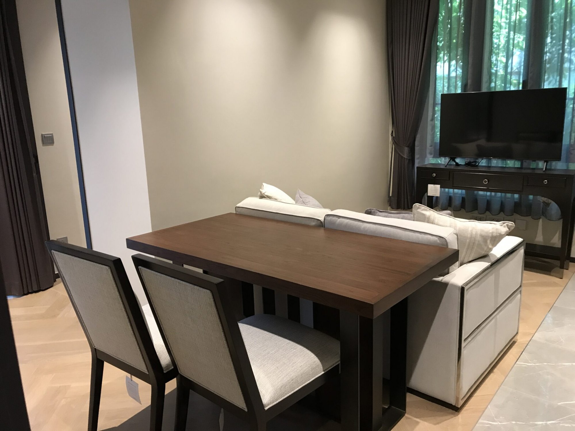 ปล่อยเช่า! The Reserve Sukhumvit 61 ในราคาเพียง 50,000บาท/เดือน 2 ห้องนอน 1 ห้องน้ำ 47.45ตรม. ใกล้ BTS พร้อมพงษ์ เฟอร์นิเจอร์ครบพร้อมเข้าอยู่ PROP000649