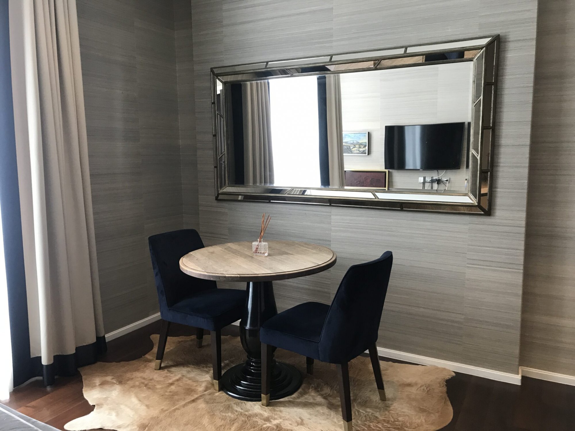 ให้เช่า The Diplomat 39 ชั้น 9  เพียง 65,000บาท/เดือน 1 ห้องนอนขนาดใหญ่ 60 ตรม  ใกล้ BTS พร้อมพงษ์ เฟอร์นิเจอร์ครบพร้อมเข้าอยู่