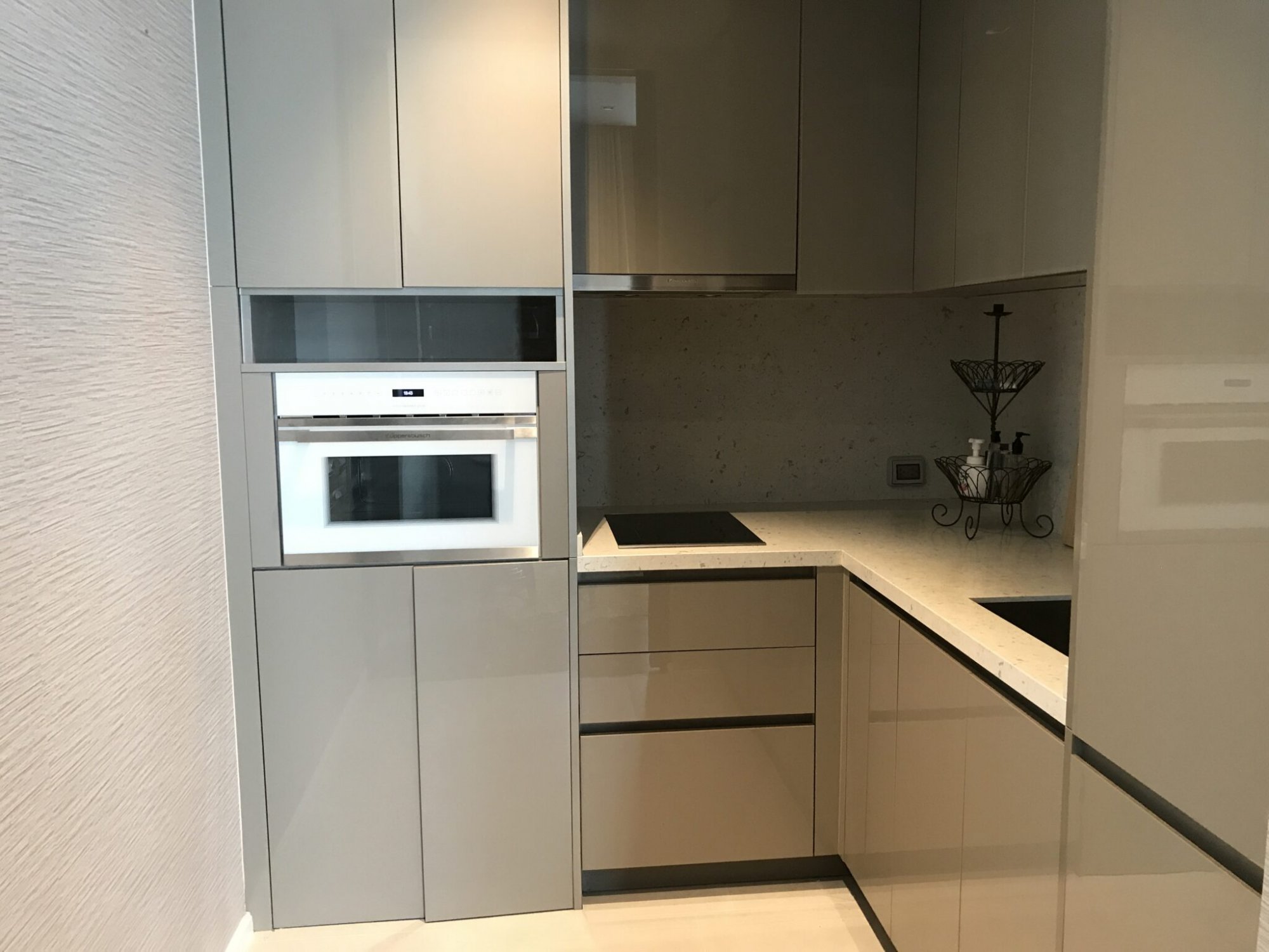 ให้เช่า The Diplomat 39 ชั้น 9  เพียง 65,000บาท/เดือน 1 ห้องนอนขนาดใหญ่ 60 ตรม  ใกล้ BTS พร้อมพงษ์ เฟอร์นิเจอร์ครบพร้อมเข้าอยู่