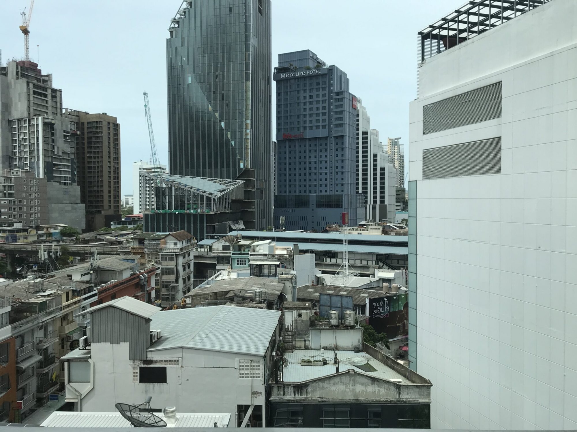 ให้เช่า The Diplomat 39 ชั้น 9  เพียง 65,000บาท/เดือน 1 ห้องนอนขนาดใหญ่ 60 ตรม  ใกล้ BTS พร้อมพงษ์ เฟอร์นิเจอร์ครบพร้อมเข้าอยู่