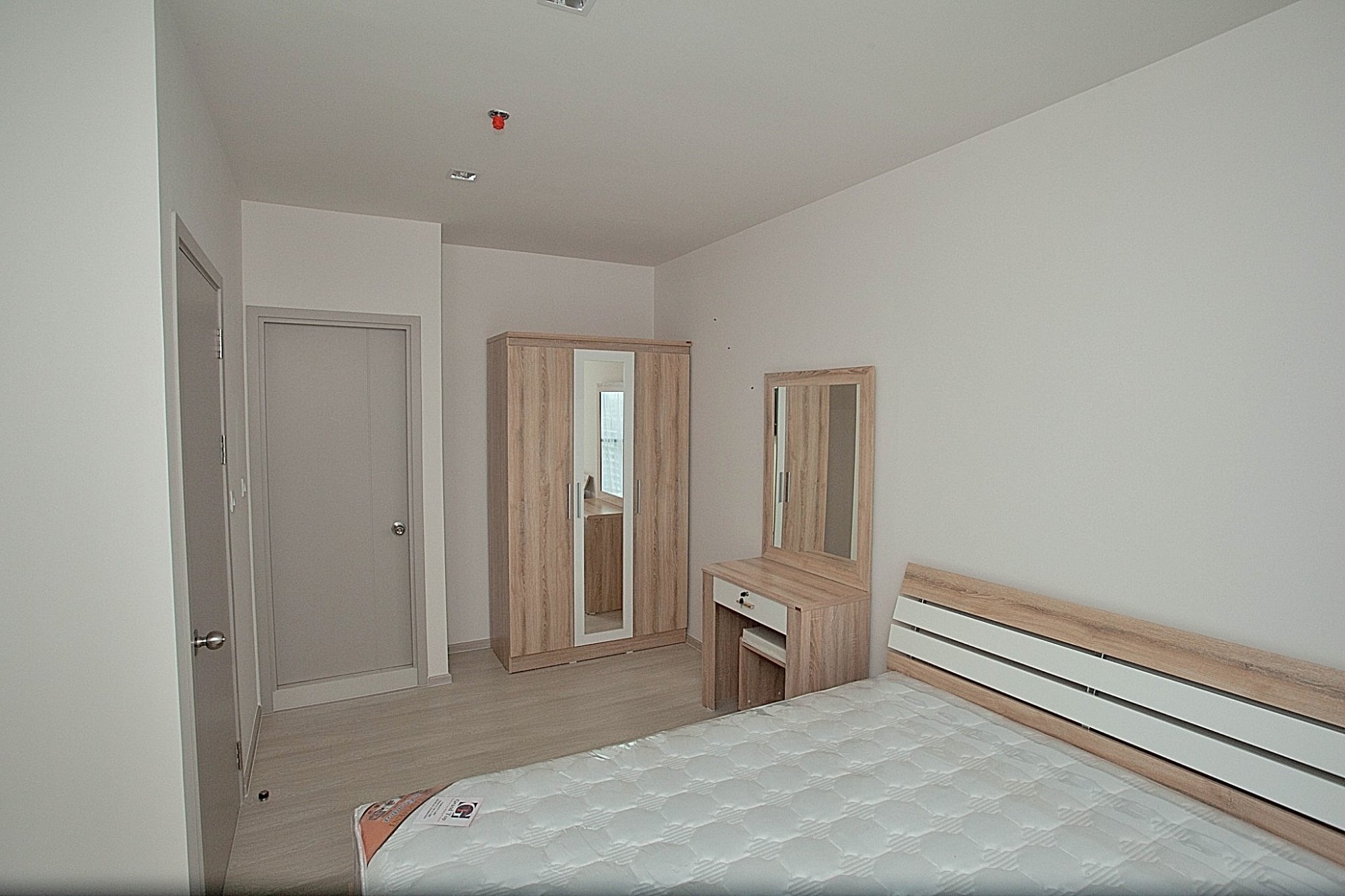 คอนโด ไลฟ์ สุขุมวิท 48 เฟอนิเจอครบ ให้เช่า 1 ห้องนอน 1 ห้องน้ำ ในซอย สุขุมวิท 48 ใกล้บีทีเอส พระโขนง