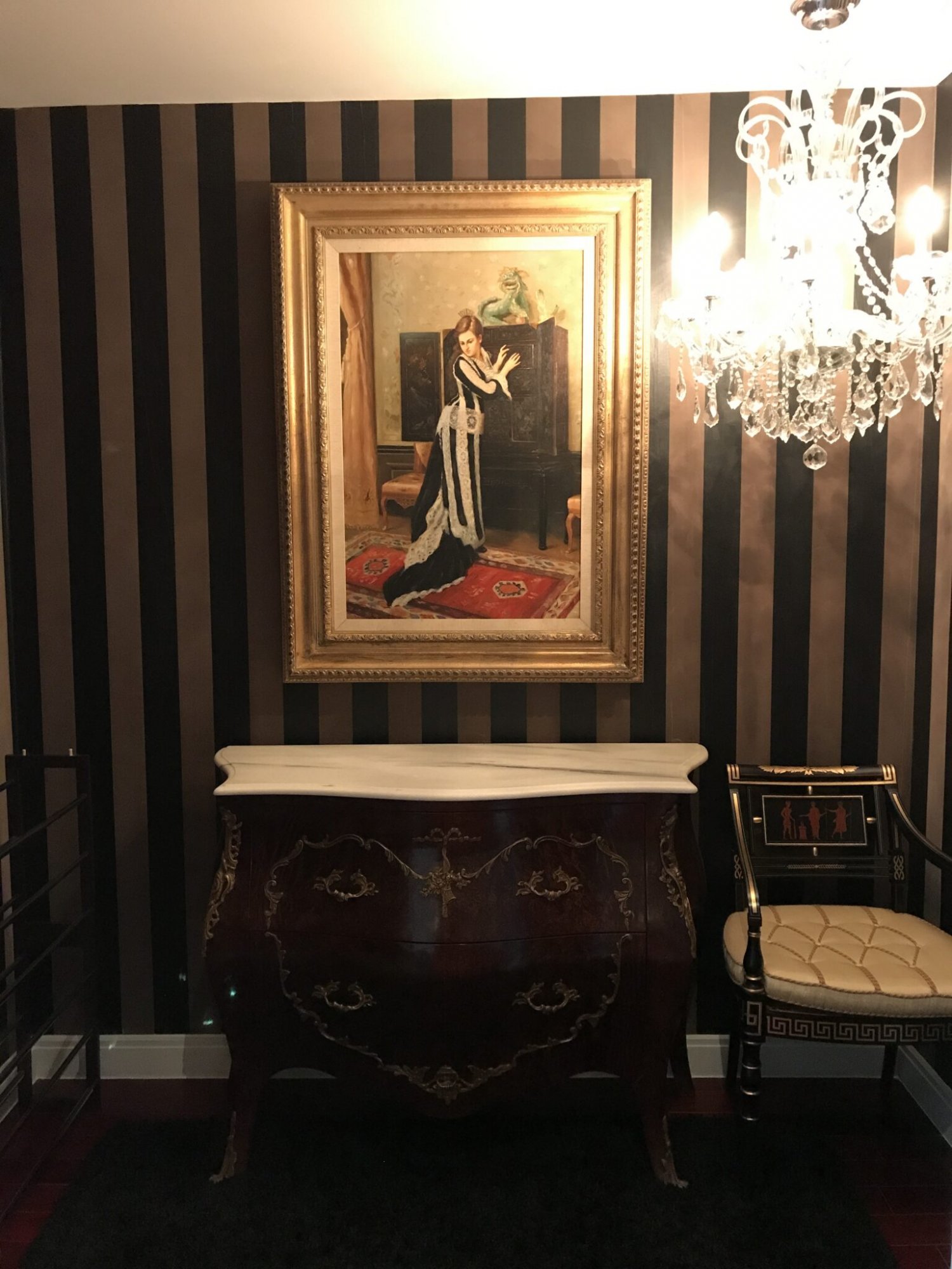 ให้เช่าคอนโดตกแต่งหรู 3 ห้องนอน 1 ห้องทำงาน ชั้นสูง แอทธินี เรสซิเดนซ์ ราคาพิเศษ